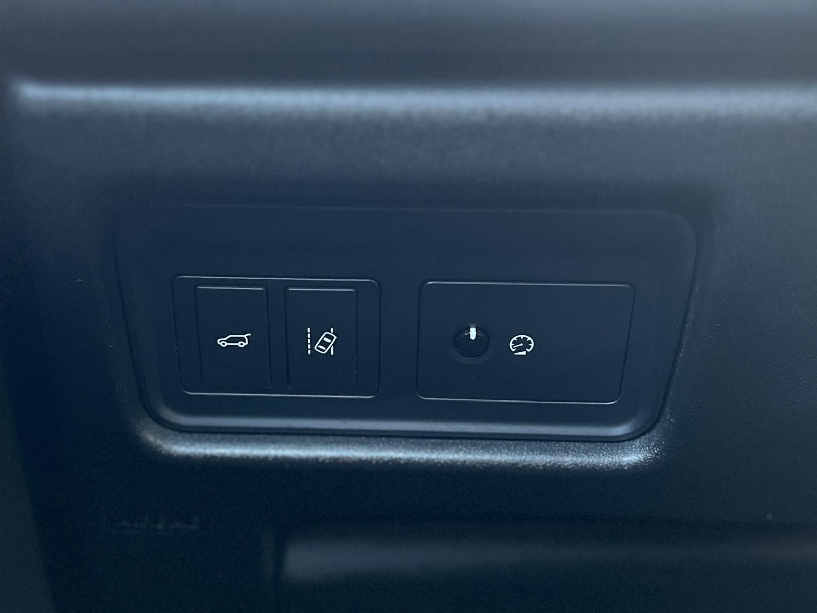 Fahrzeugabbildung Land Rover Discovery Sport 2.0 Td4 SE AWD +AHK+CAM+PANO+