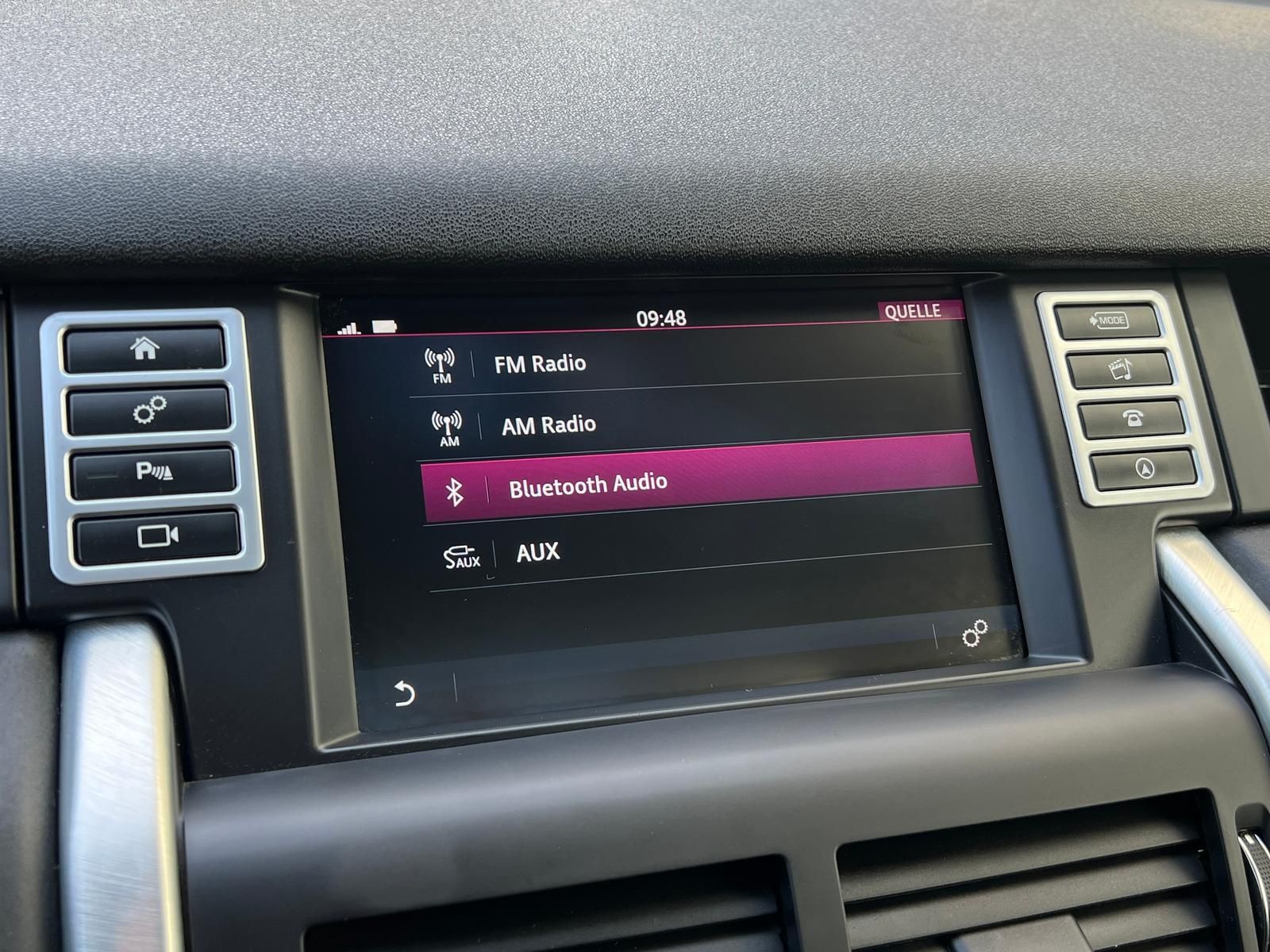 Fahrzeugabbildung Land Rover Discovery Sport 2.0 Td4 SE AWD +AHK+CAM+PANO+