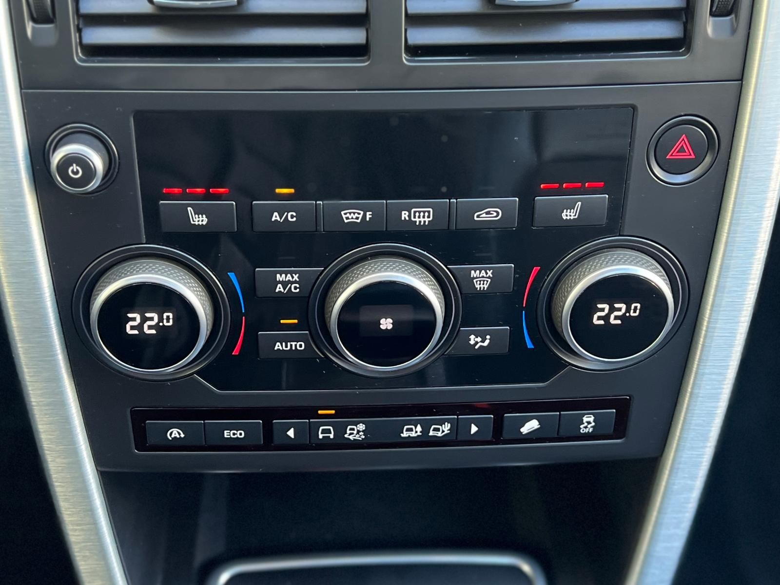 Fahrzeugabbildung Land Rover Discovery Sport 2.0 Td4 SE AWD +AHK+CAM+PANO+