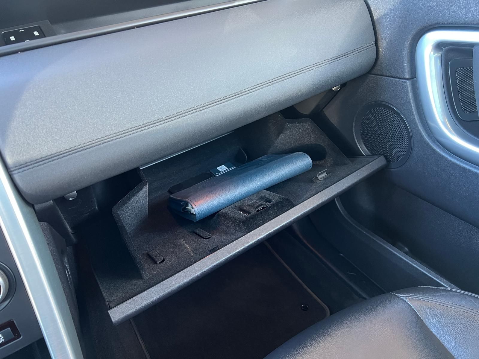 Fahrzeugabbildung Land Rover Discovery Sport 2.0 Td4 SE AWD +AHK+CAM+PANO+