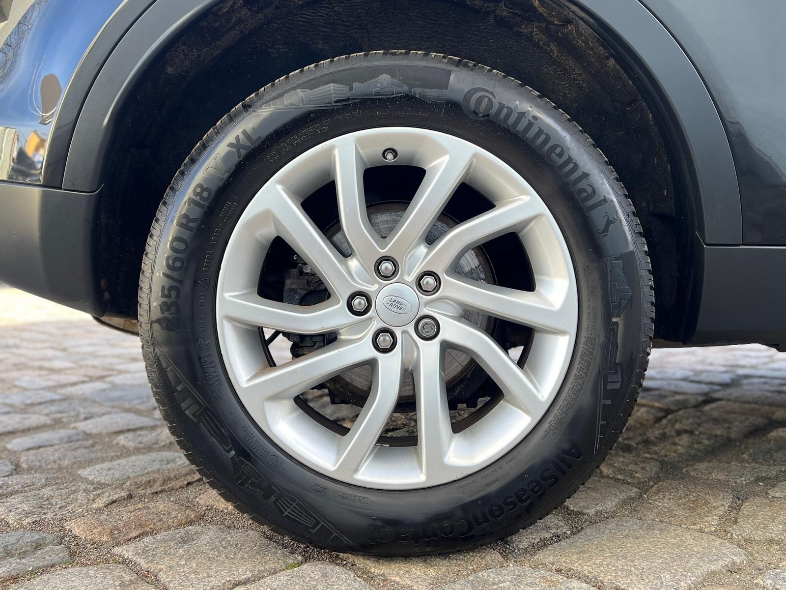 Fahrzeugabbildung Land Rover Discovery Sport 2.0 Td4 SE AWD +AHK+CAM+PANO+