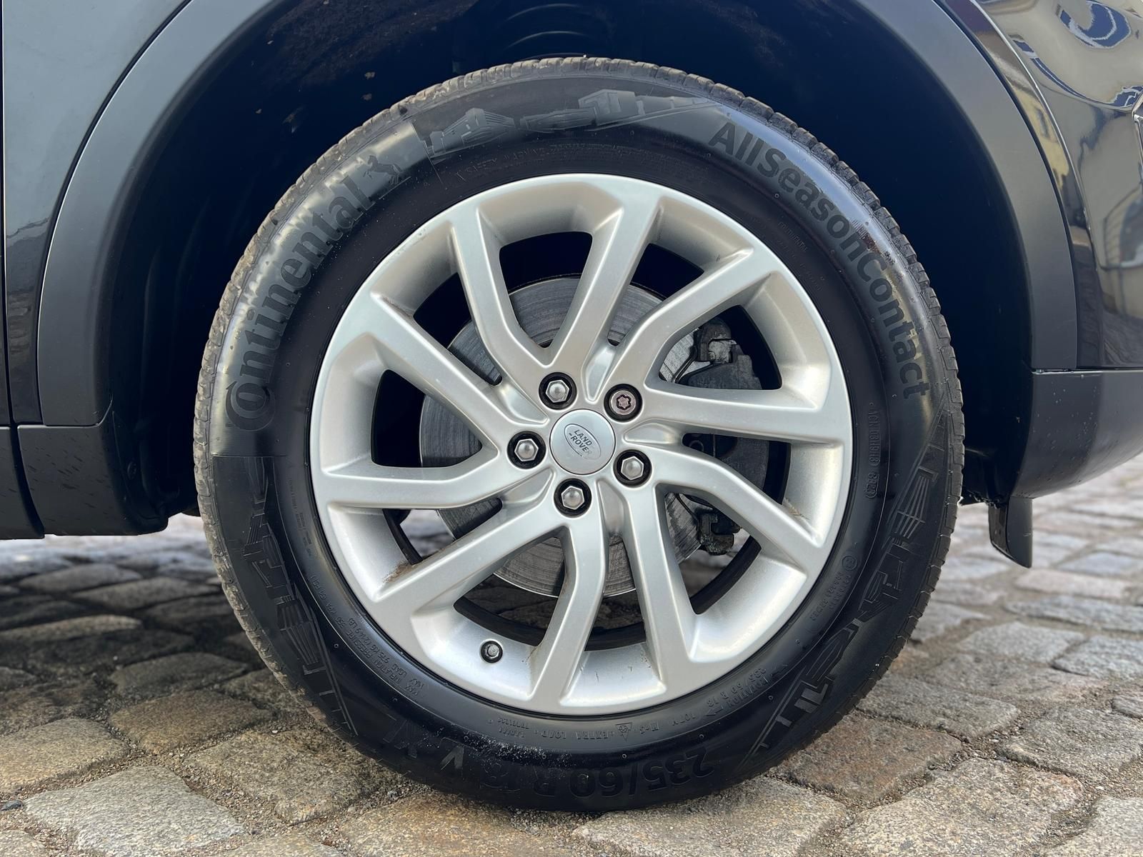 Fahrzeugabbildung Land Rover Discovery Sport 2.0 Td4 SE AWD +AHK+CAM+PANO+