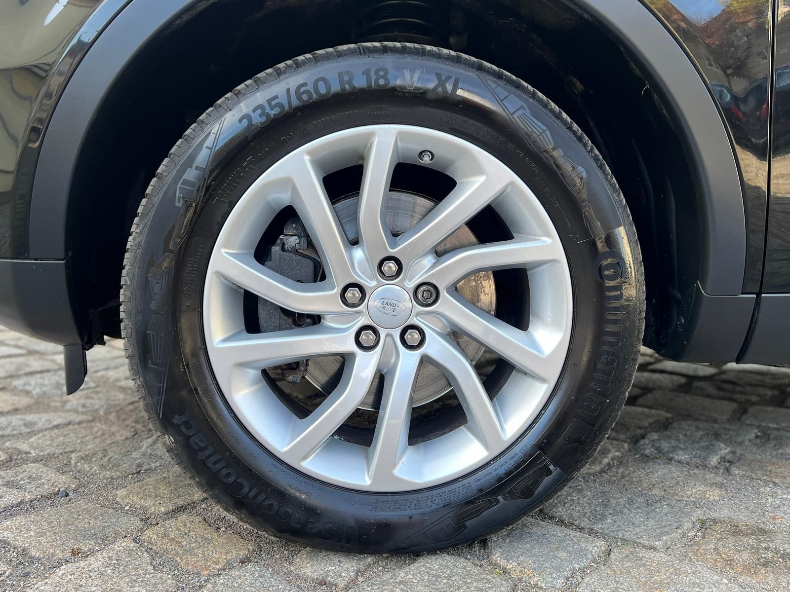 Fahrzeugabbildung Land Rover Discovery Sport 2.0 Td4 SE AWD +AHK+CAM+PANO+