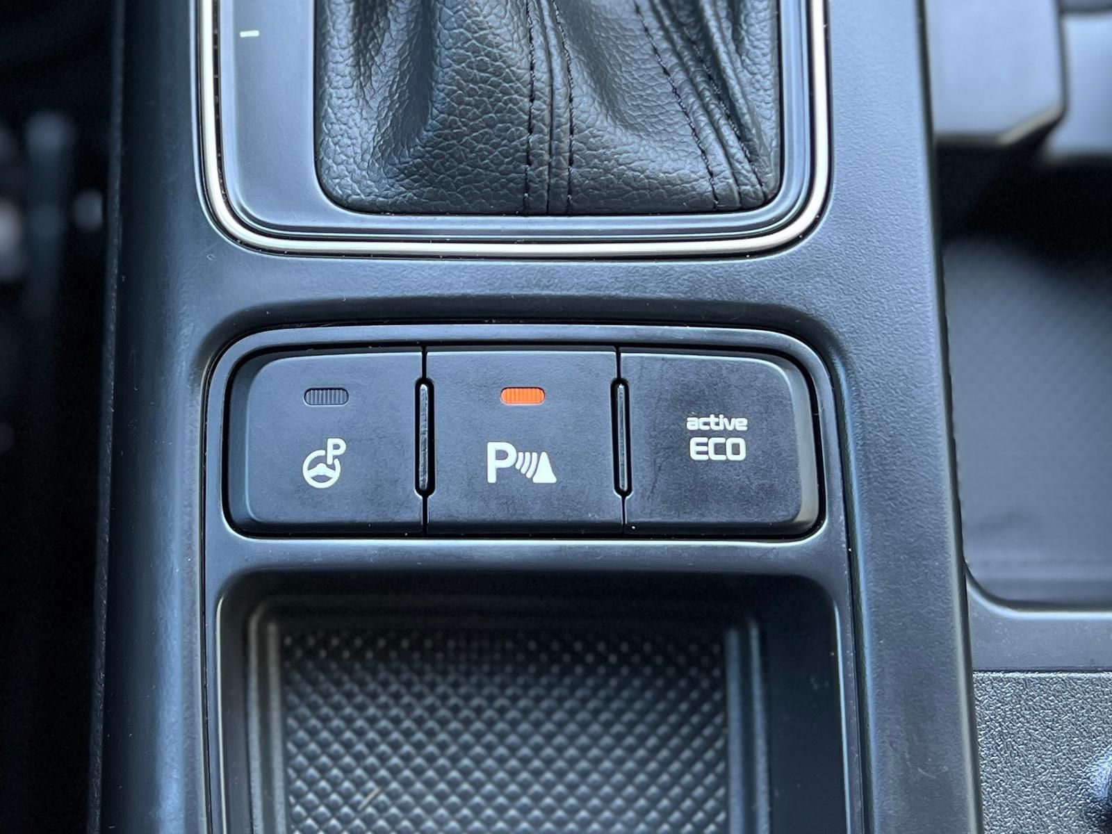 Fahrzeugabbildung Kia Sorento 2.2 CRDi Spirit 4WD +AHK+CAM+PANO+L+N+X+