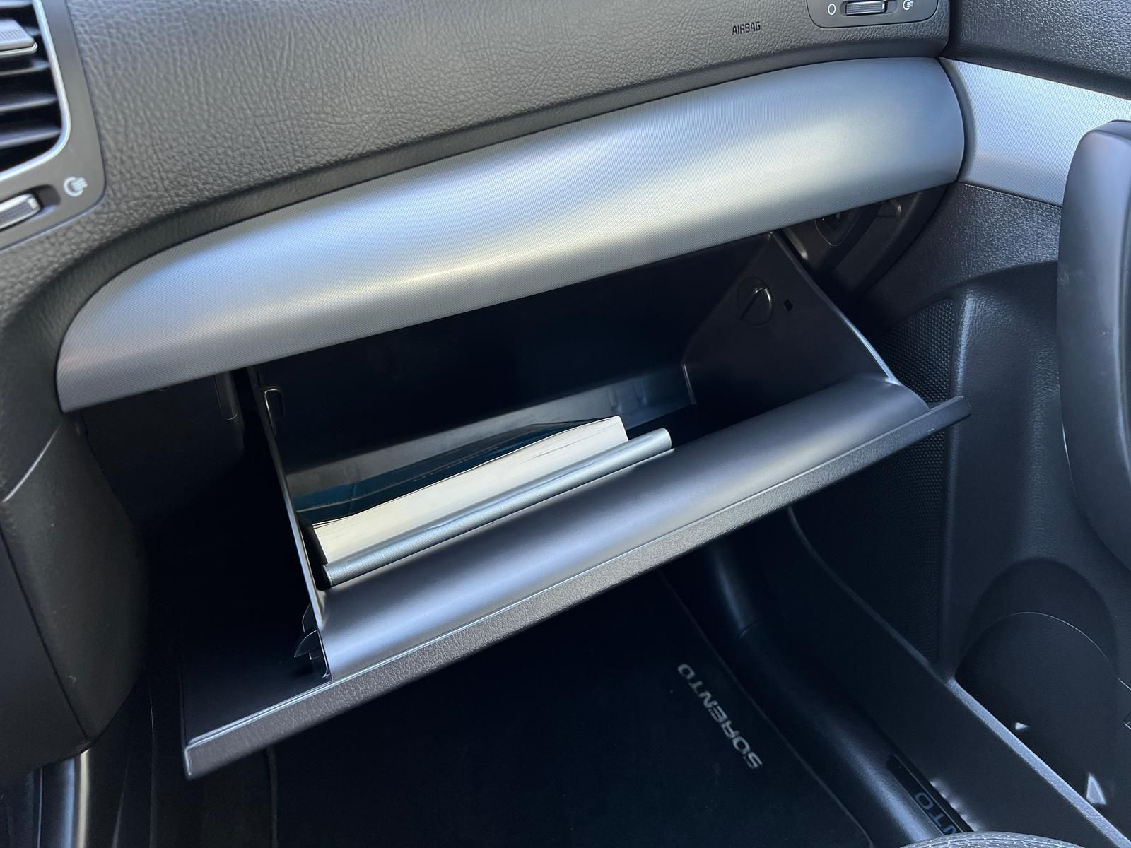 Fahrzeugabbildung Kia Sorento 2.2 CRDi Spirit 4WD +AHK+CAM+PANO+L+N+X+