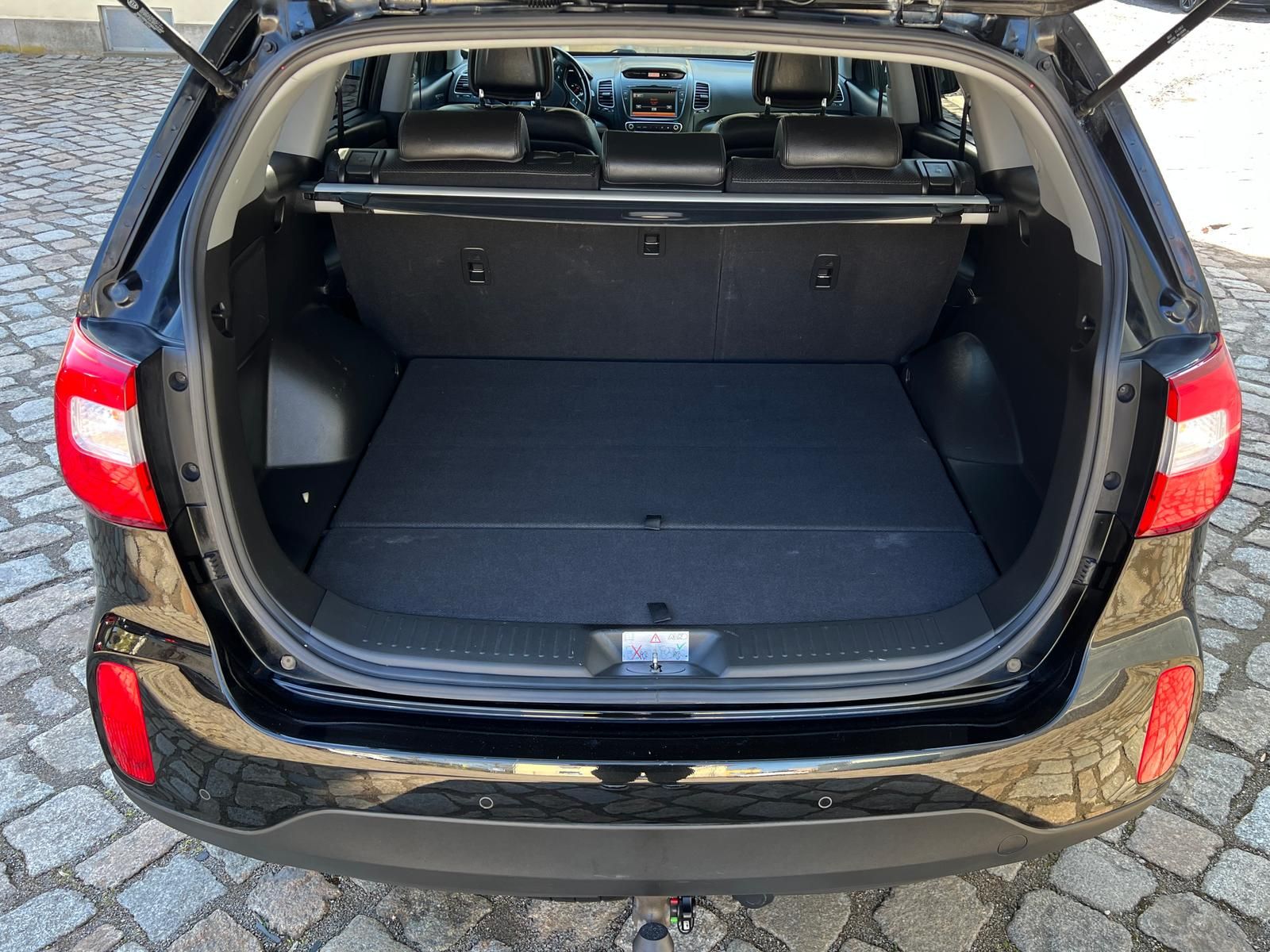 Fahrzeugabbildung Kia Sorento 2.2 CRDi Spirit 4WD +AHK+CAM+PANO+L+N+X+