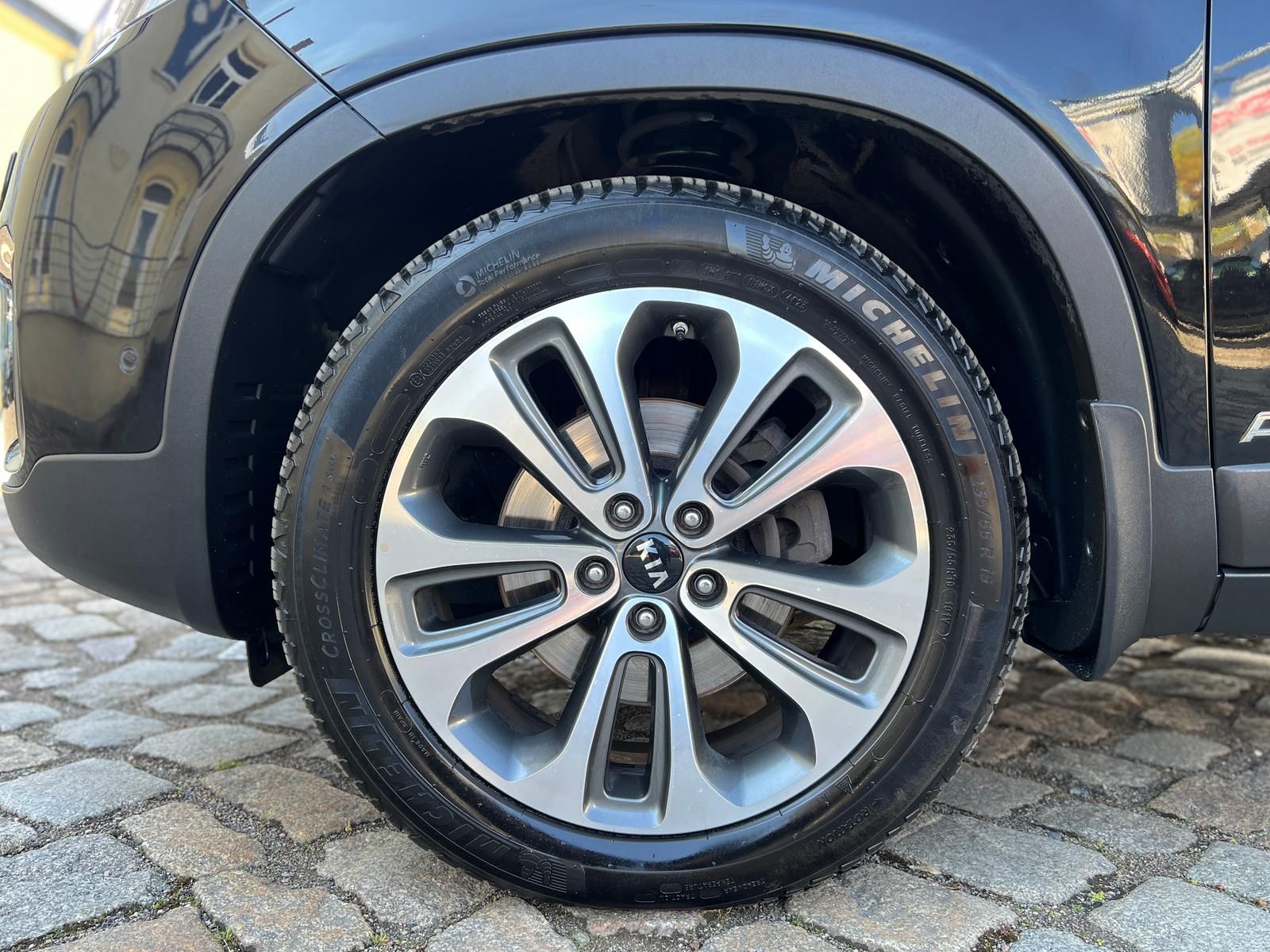 Fahrzeugabbildung Kia Sorento 2.2 CRDi Spirit 4WD +AHK+CAM+PANO+L+N+X+