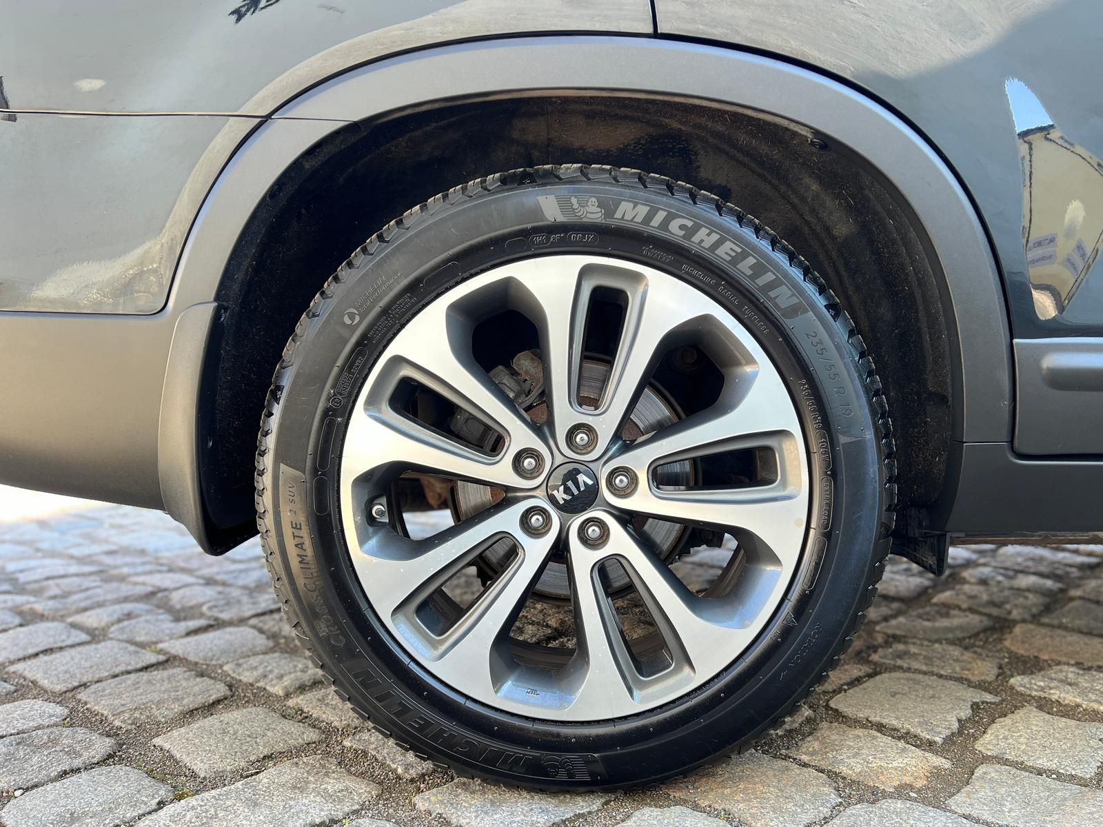 Fahrzeugabbildung Kia Sorento 2.2 CRDi Spirit 4WD +AHK+CAM+PANO+L+N+X+