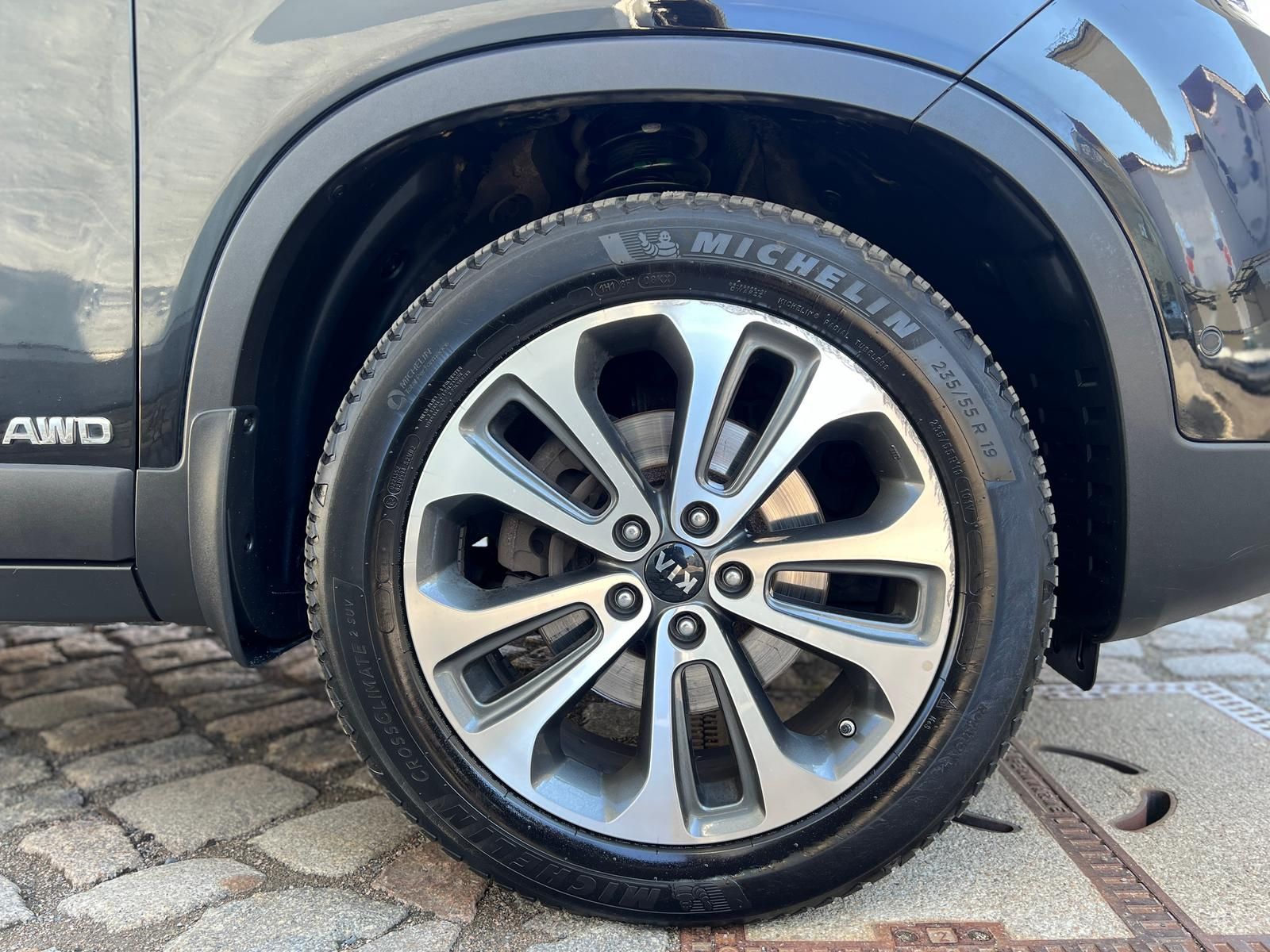 Fahrzeugabbildung Kia Sorento 2.2 CRDi Spirit 4WD +AHK+CAM+PANO+L+N+X+