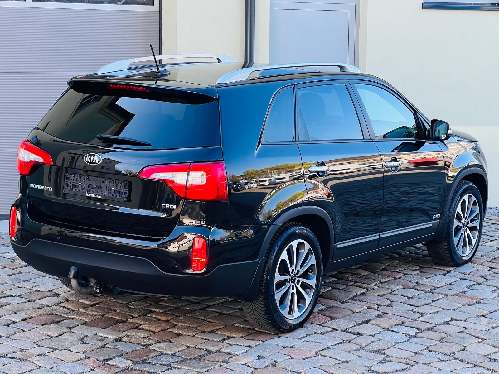 Fahrzeugabbildung Kia Sorento 2.2 CRDi Spirit 4WD +AHK+CAM+PANO+L+N+X+