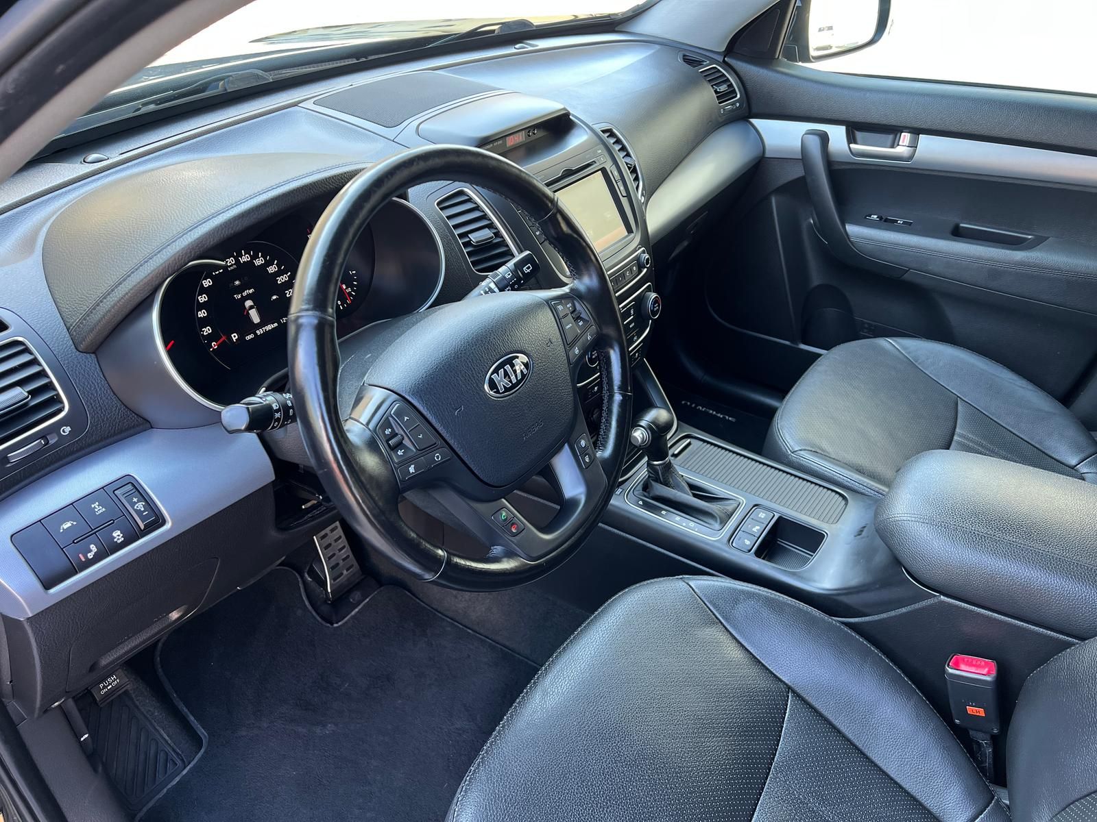 Fahrzeugabbildung Kia Sorento 2.2 CRDi Spirit 4WD +AHK+CAM+PANO+L+N+X+