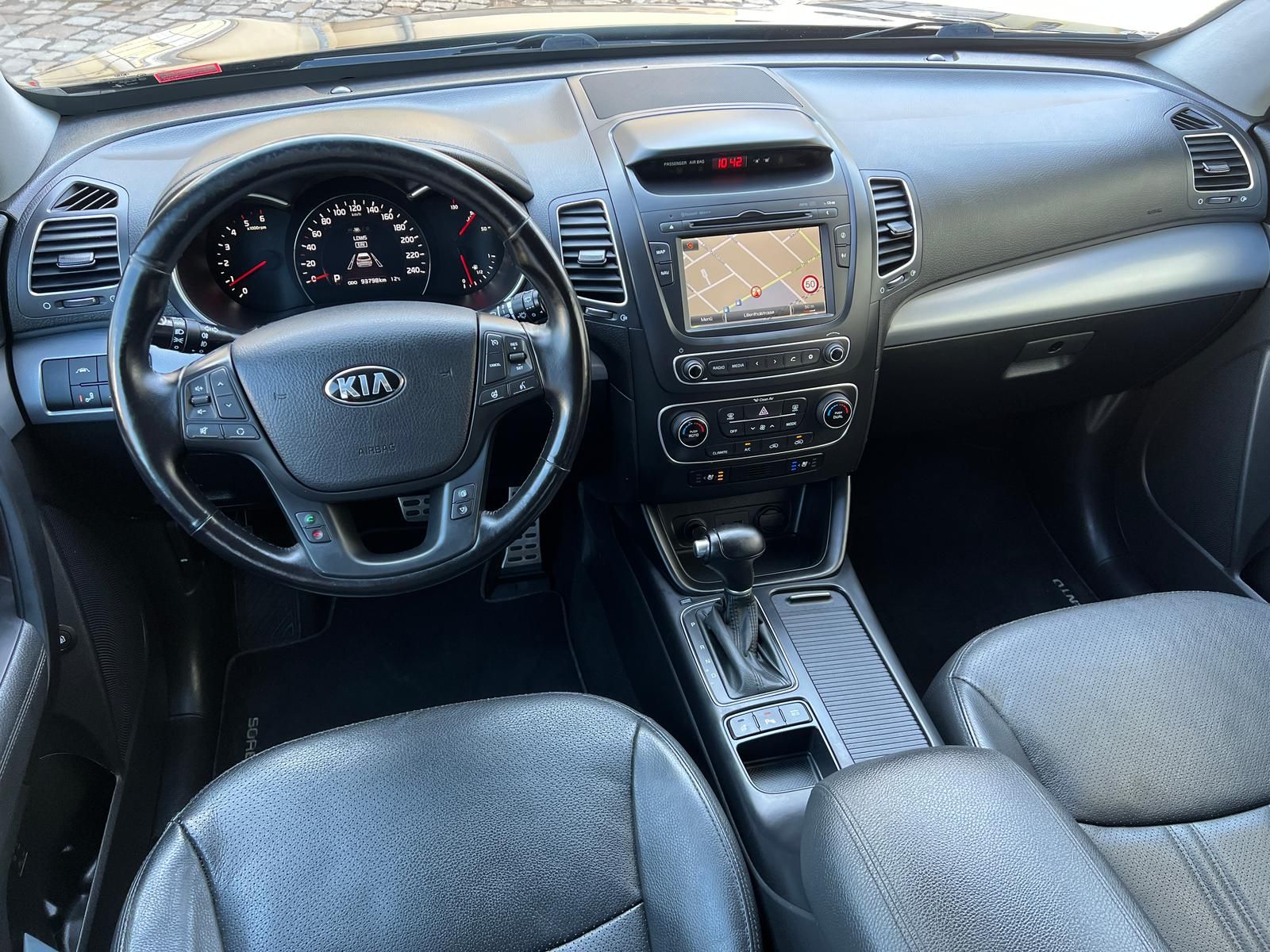 Fahrzeugabbildung Kia Sorento 2.2 CRDi Spirit 4WD +AHK+CAM+PANO+L+N+X+