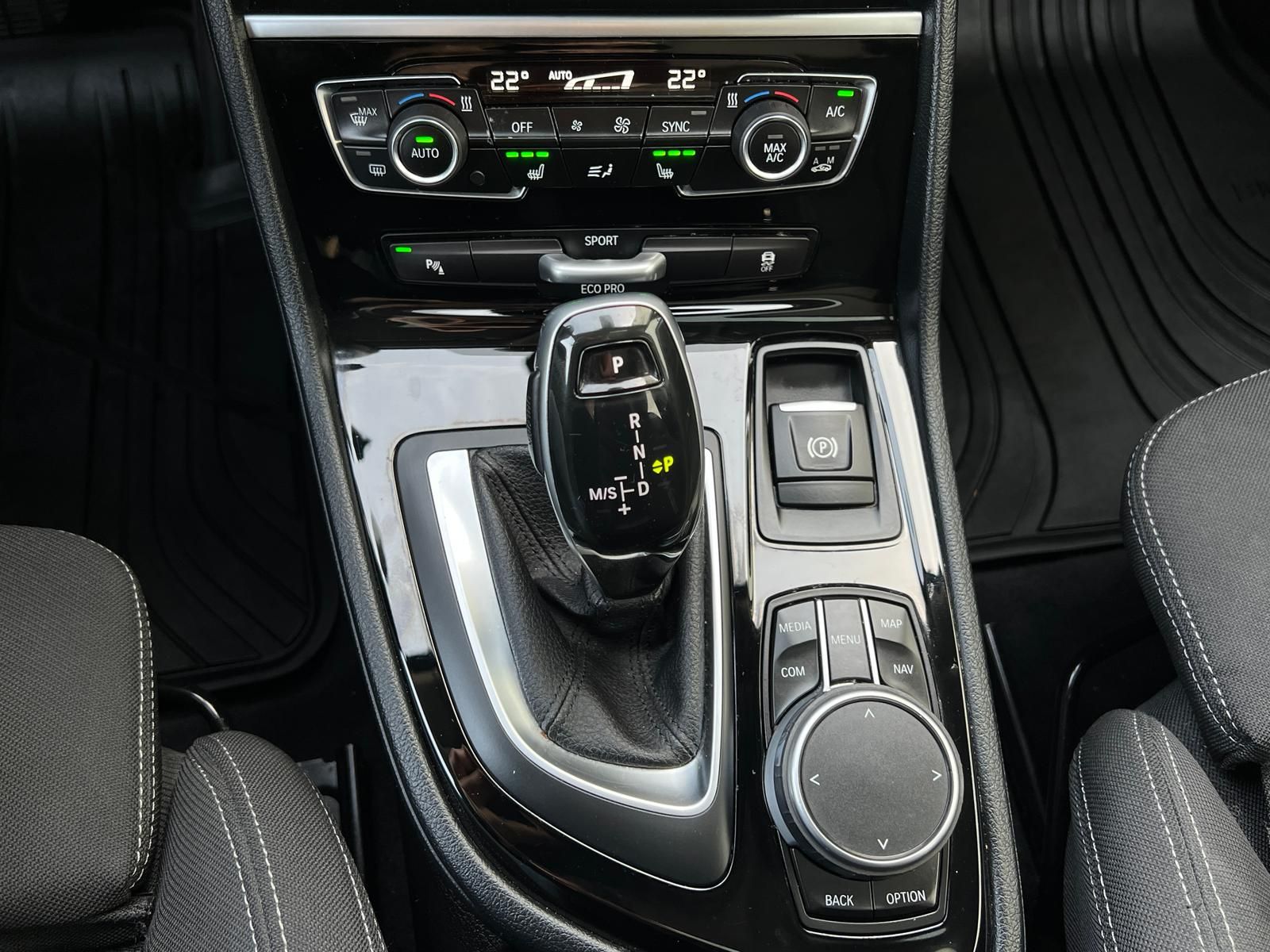 Fahrzeugabbildung BMW 220 Gran Tourer Advantage +AHK+ACC+HUD+LED+NAVI+