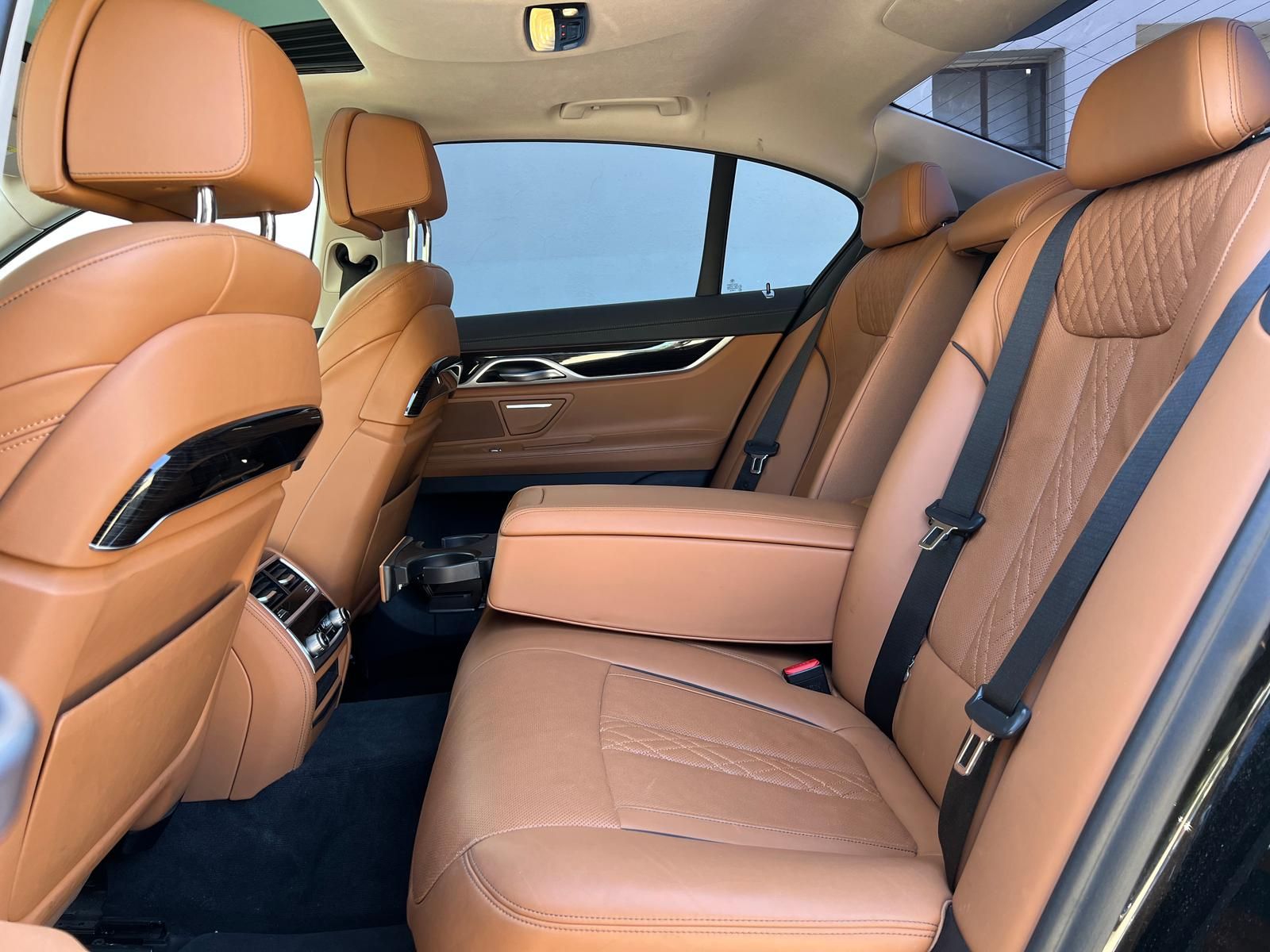 Fahrzeugabbildung BMW 740d xDrive Shadow-Line +CARPLAY+HUD+LASER+360°+