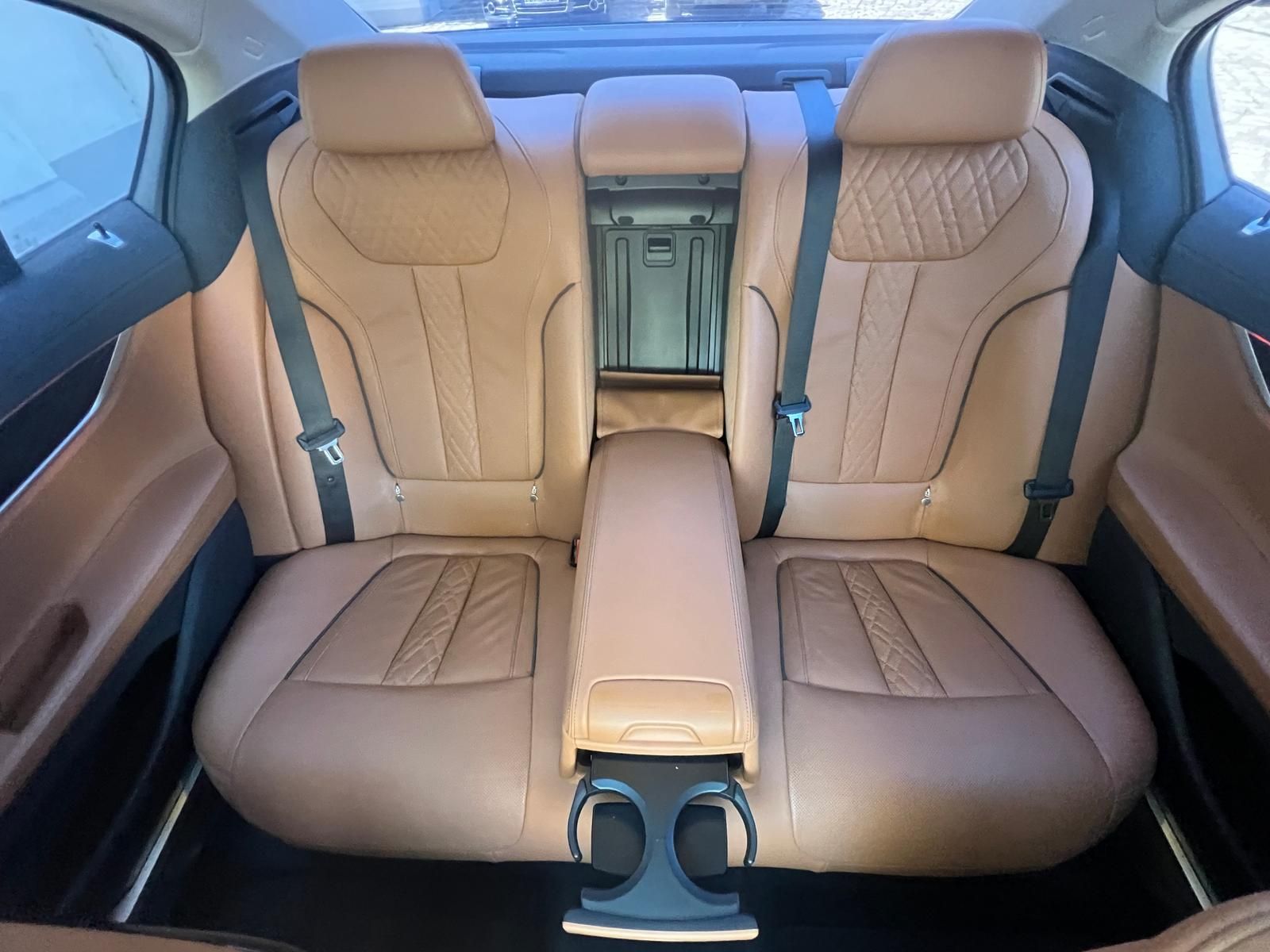 Fahrzeugabbildung BMW 740d xDrive Shadow-Line +CARPLAY+HUD+LASER+360°+