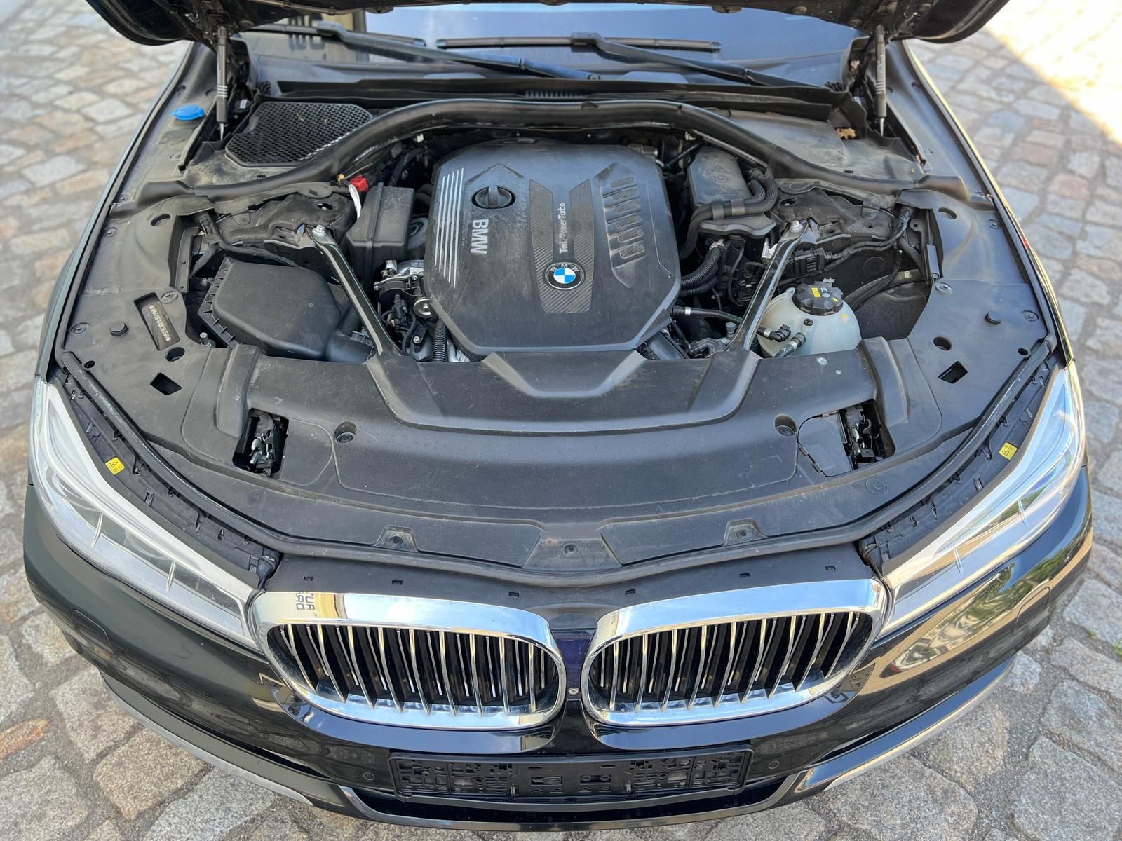 Fahrzeugabbildung BMW 740d xDrive Shadow-Line +CARPLAY+HUD+LASER+360°+
