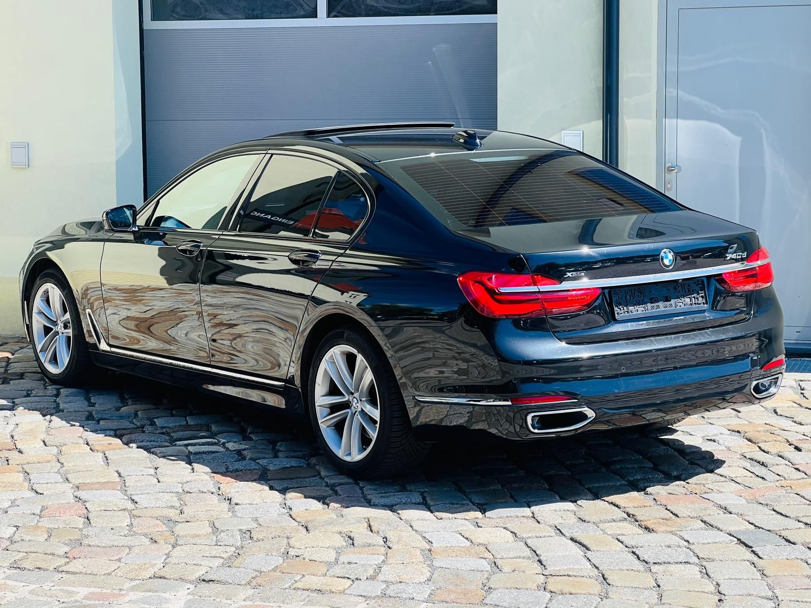 Fahrzeugabbildung BMW 740d xDrive Shadow-Line +CARPLAY+HUD+LASER+360°+