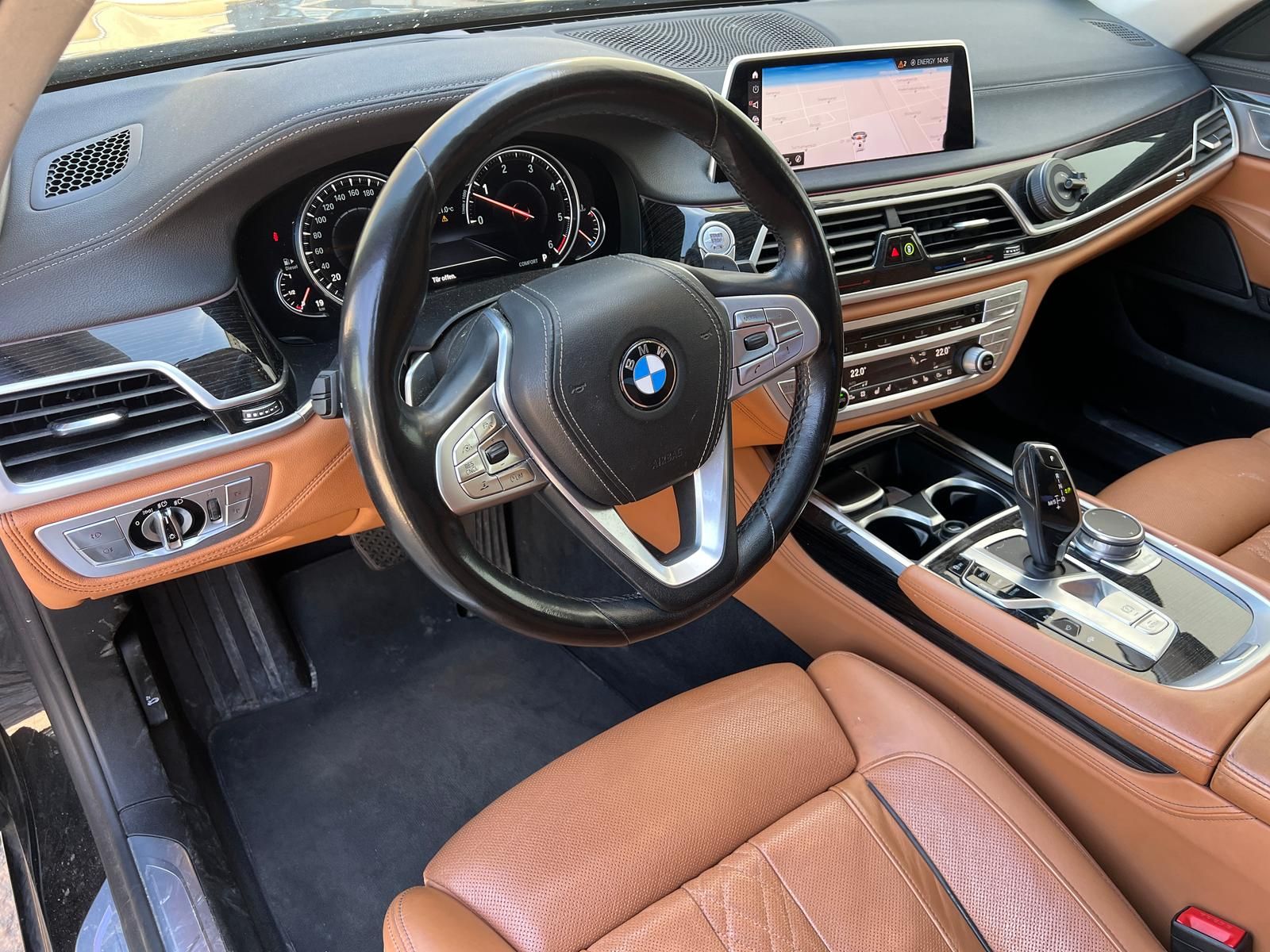 Fahrzeugabbildung BMW 740d xDrive Shadow-Line +CARPLAY+HUD+LASER+360°+