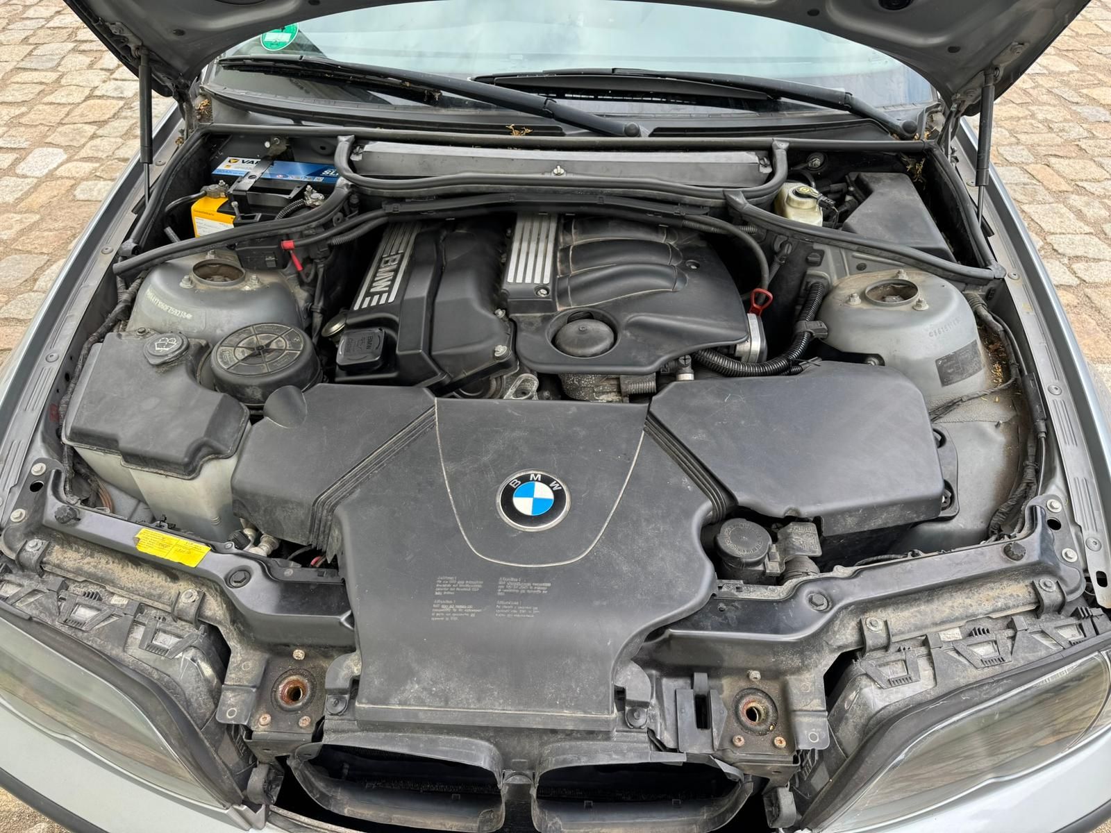 Fahrzeugabbildung BMW 318i Edition Lifestyle *AHK*KLIMA*SHZ*PDC*