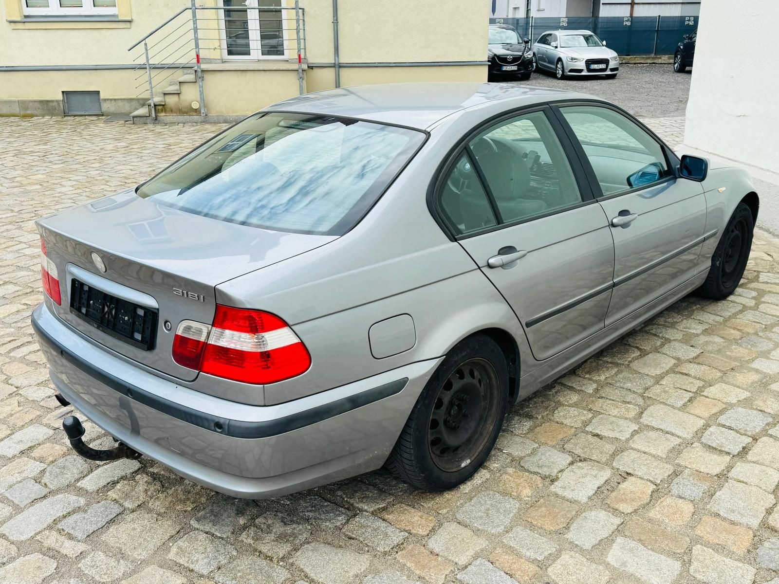 Fahrzeugabbildung BMW 318i Edition Lifestyle *AHK*KLIMA*SHZ*PDC*
