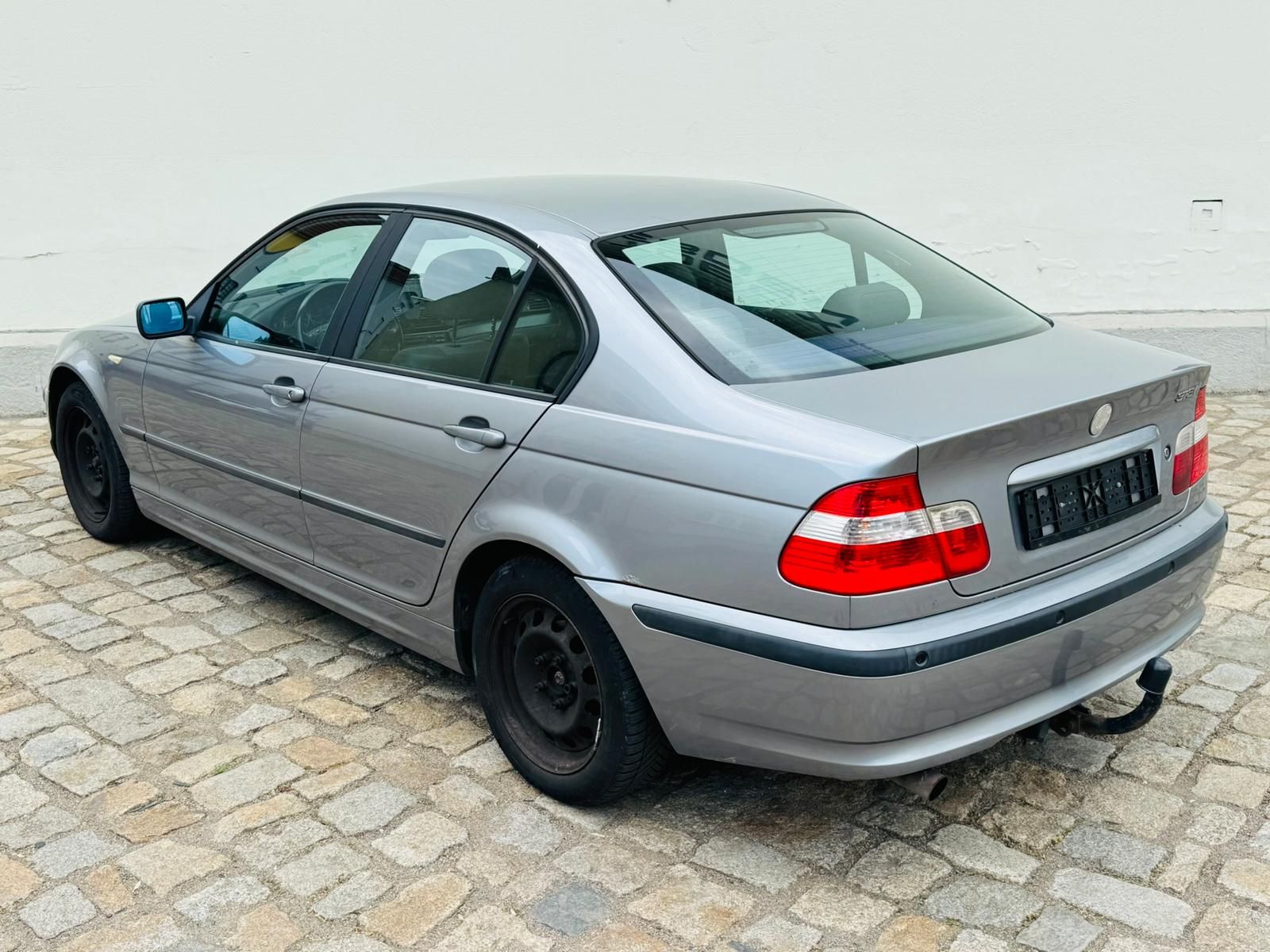 Fahrzeugabbildung BMW 318i Edition Lifestyle *AHK*KLIMA*SHZ*PDC*