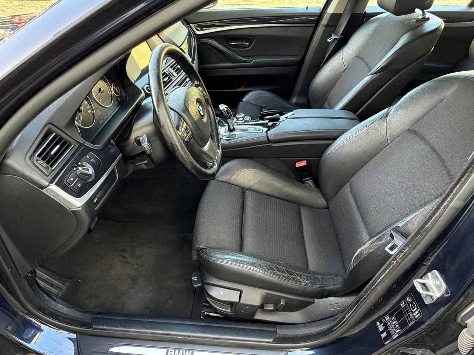 Fahrzeugabbildung BMW 520d Touring *AHK*NAVI*L-HZG*BI-X*