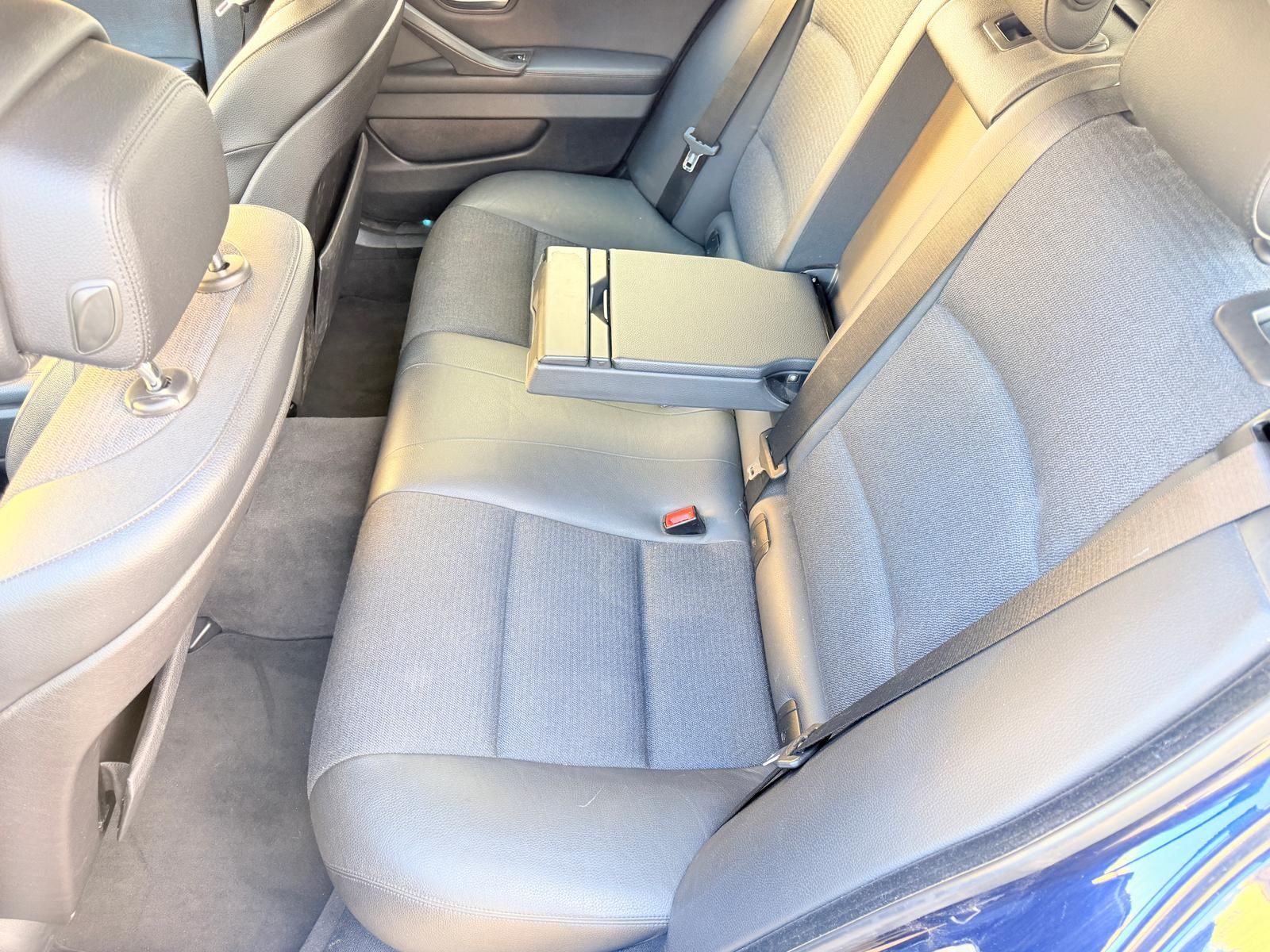 Fahrzeugabbildung BMW 520d Touring *AHK*NAVI*L-HZG*BI-X*