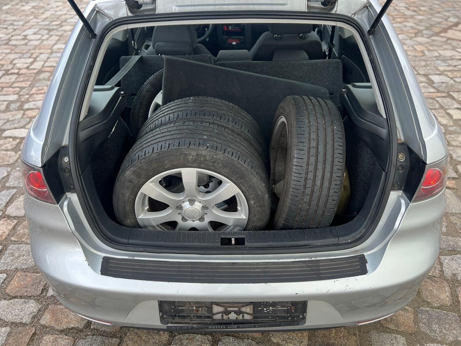Fahrzeugabbildung SEAT Ibiza 1.4 Comfort Edition *BT*KLIMA*TEMPO*8FACH*