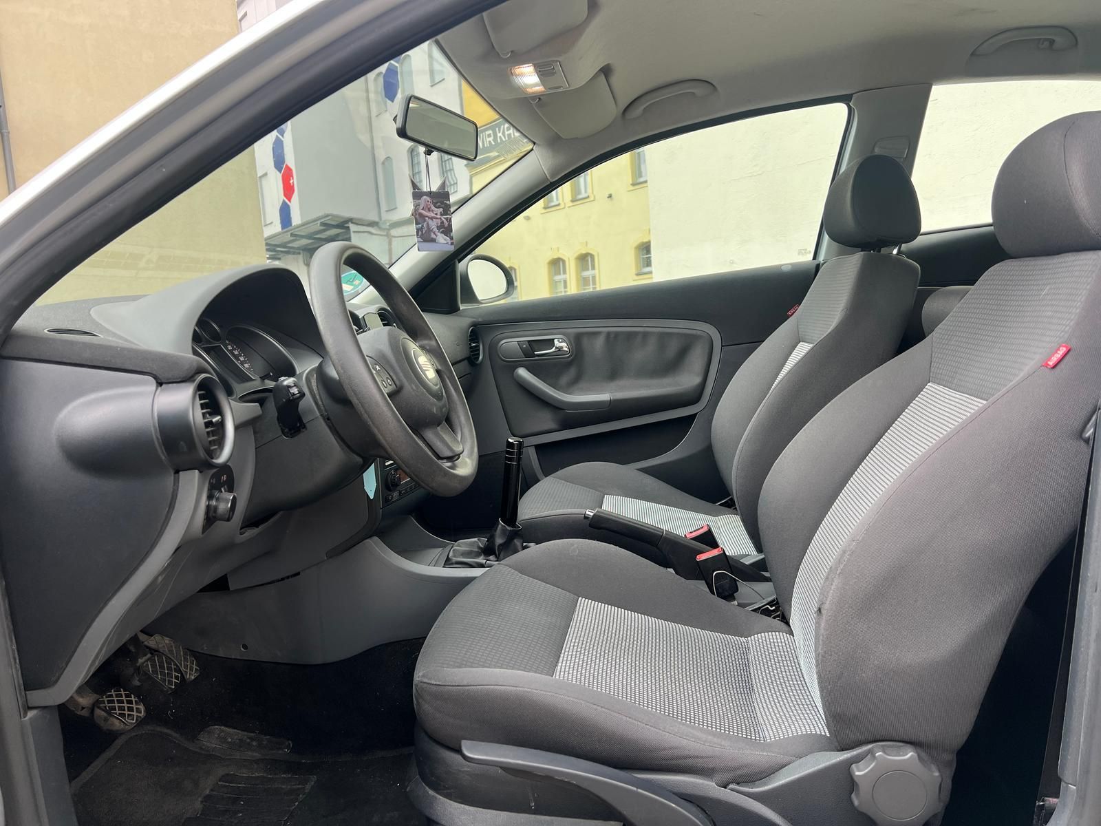Fahrzeugabbildung SEAT Ibiza 1.4 Comfort Edition *BT*KLIMA*TEMPO*8FACH*