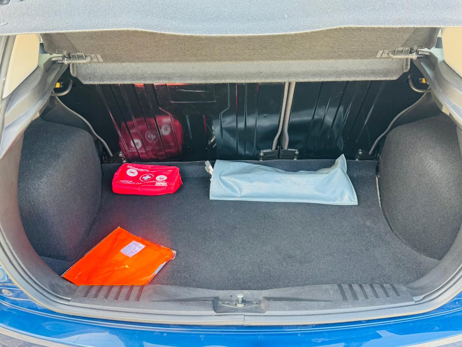 Fahrzeugabbildung Ford Fiesta 1.3  Fun X *KLIMA*BEH. FRONTSCHEIBE*