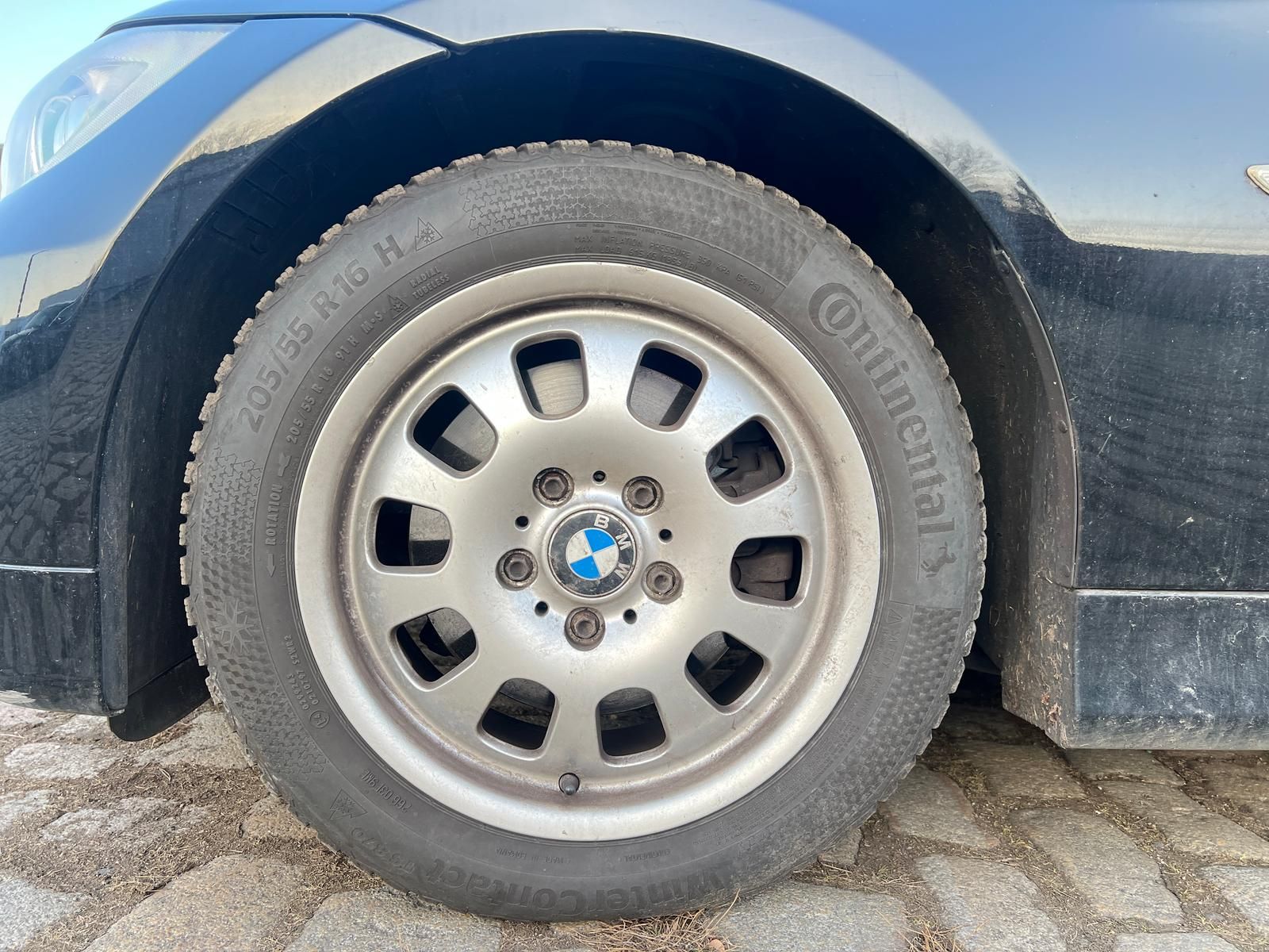 Fahrzeugabbildung BMW 325i  Touring *Bi-XENON*LEDER*PANO*TEMPO*