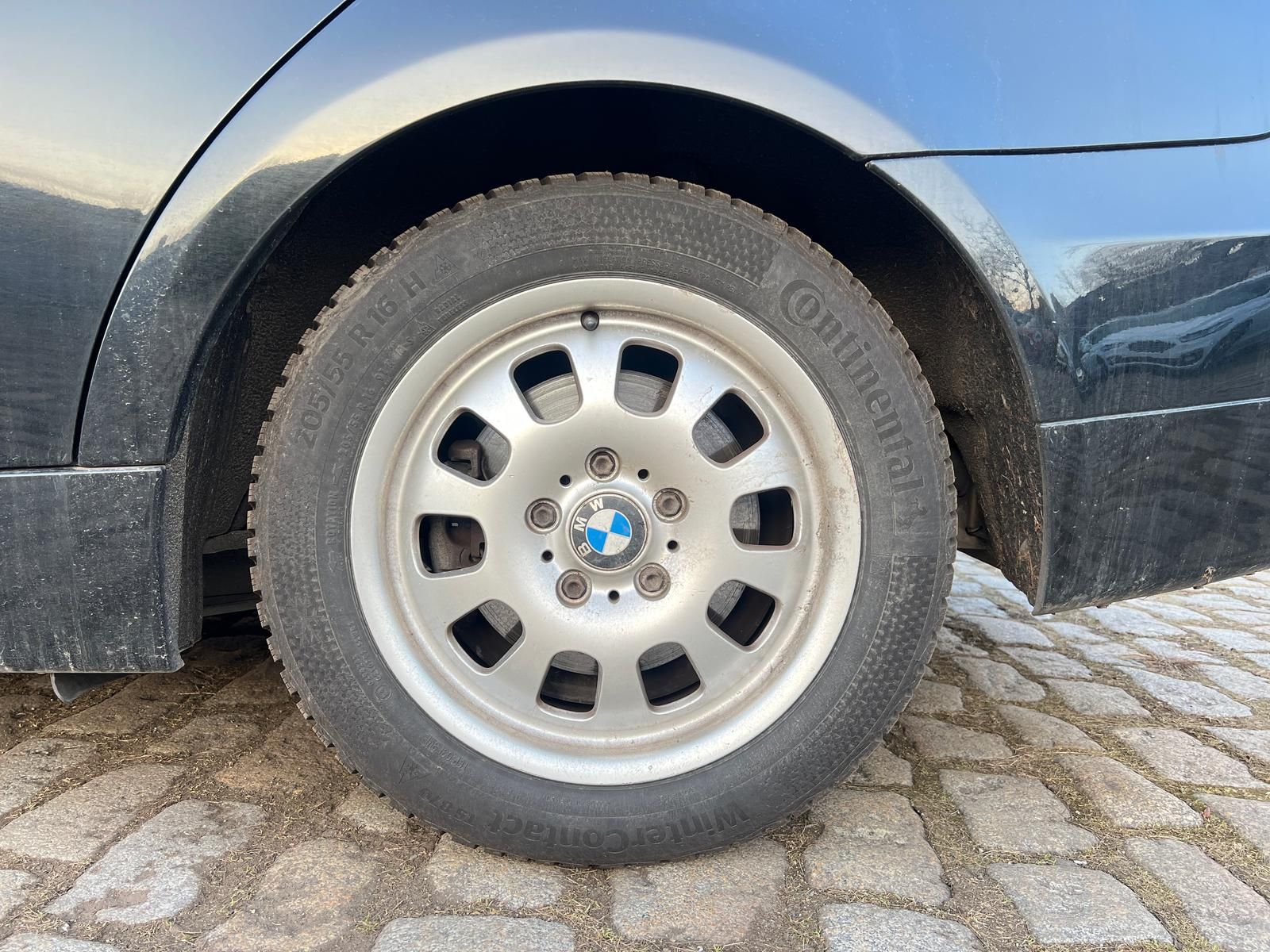 Fahrzeugabbildung BMW 325i  Touring *Bi-XENON*LEDER*PANO*TEMPO*