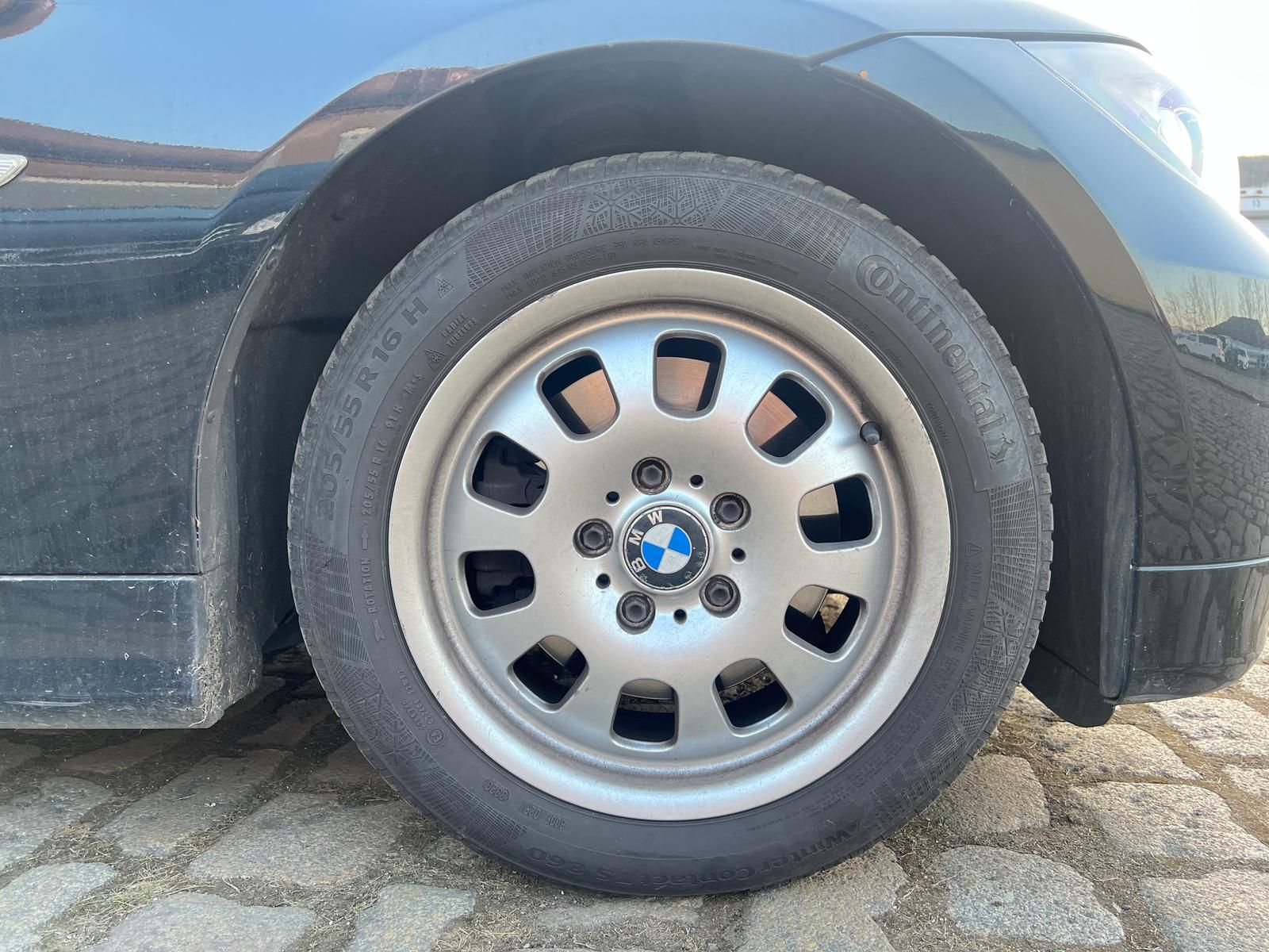 Fahrzeugabbildung BMW 325i  Touring *Bi-XENON*LEDER*PANO*TEMPO*