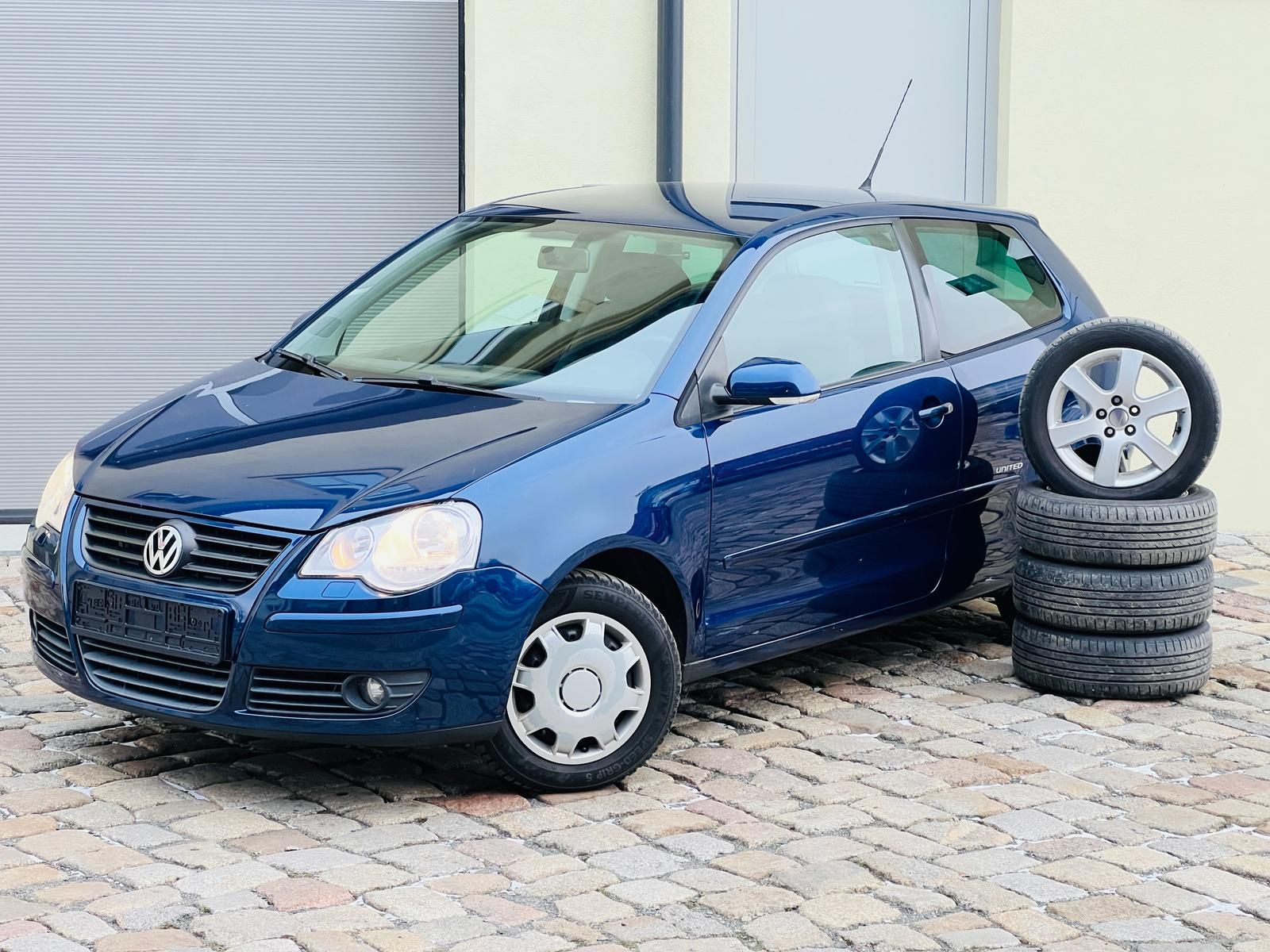 Fahrzeugabbildung Volkswagen Polo 1.2 United *8-FACH*SHZ*PDC*TEMPO*