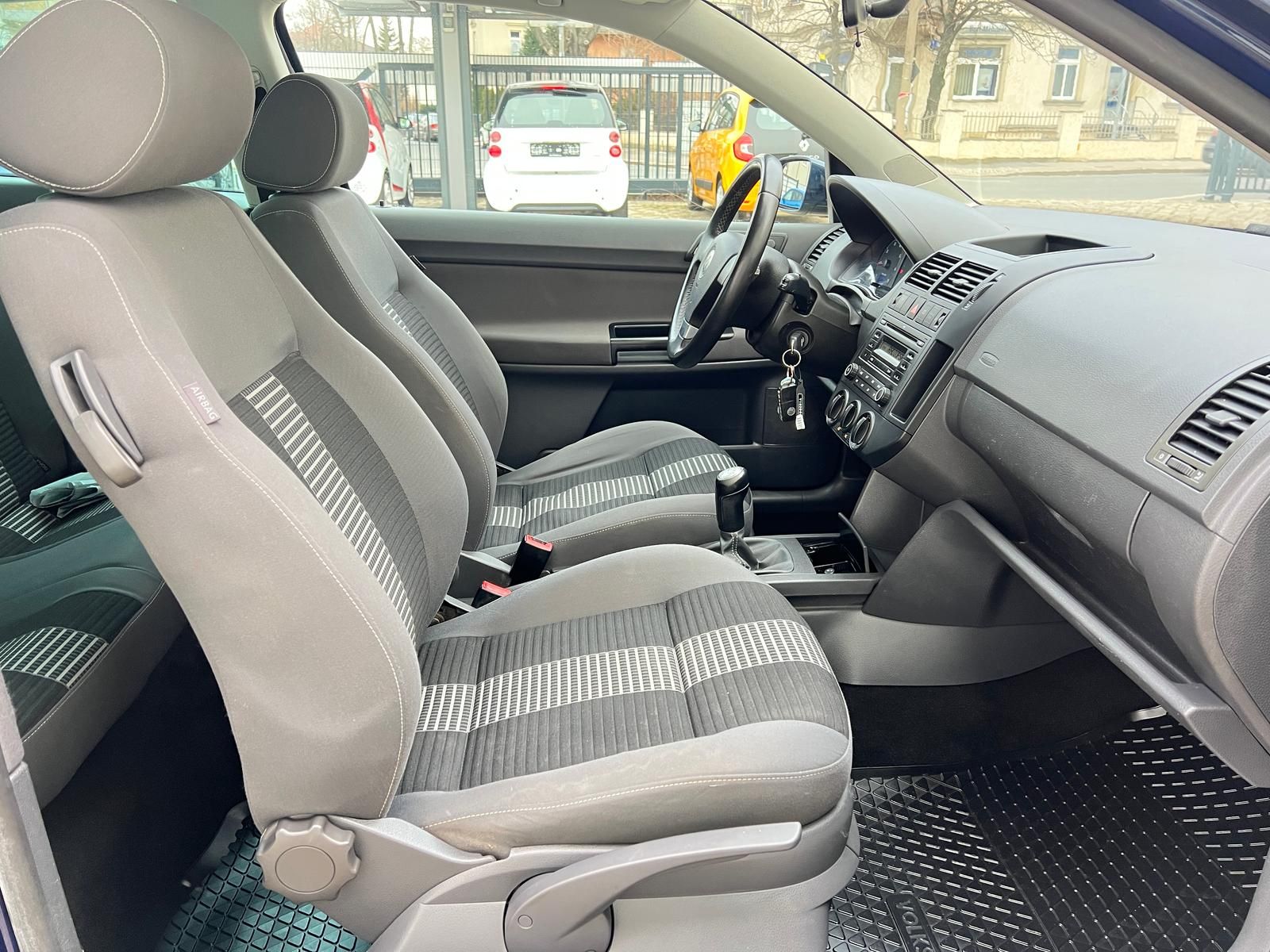Fahrzeugabbildung Volkswagen Polo 1.2 United *8-FACH*SHZ*PDC*TEMPO*