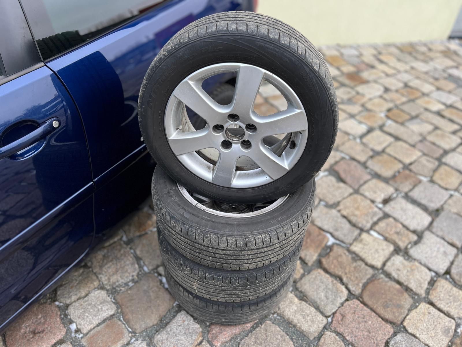 Fahrzeugabbildung Volkswagen Polo 1.2 United *8-FACH*SHZ*PDC*TEMPO*