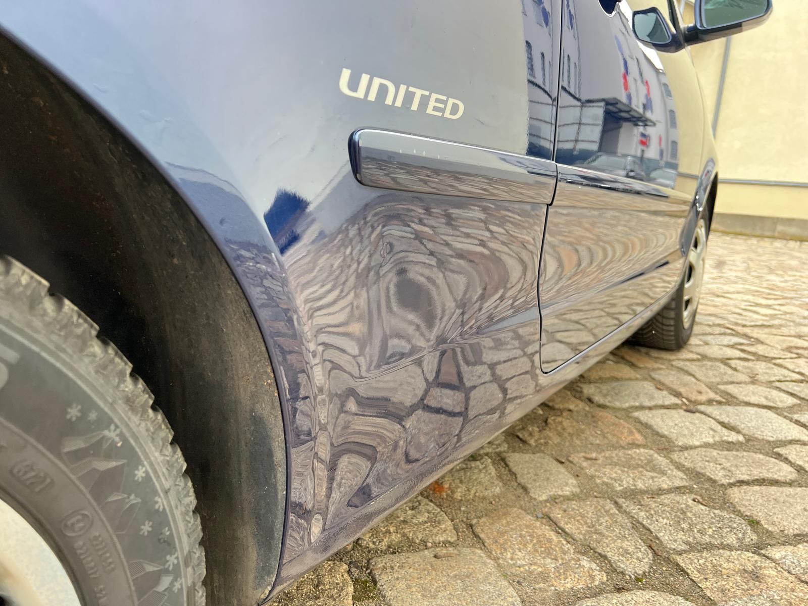 Fahrzeugabbildung Volkswagen Polo 1.2 United *8-FACH*SHZ*PDC*TEMPO*