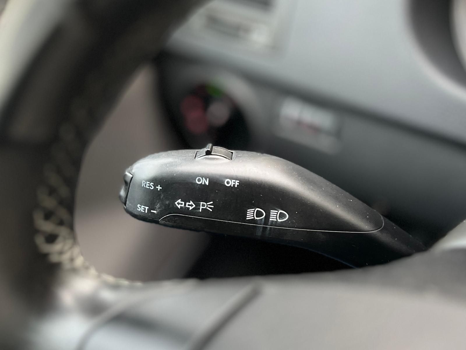 Fahrzeugabbildung Volkswagen Polo 1.2 United *8-FACH*SHZ*PDC*TEMPO*