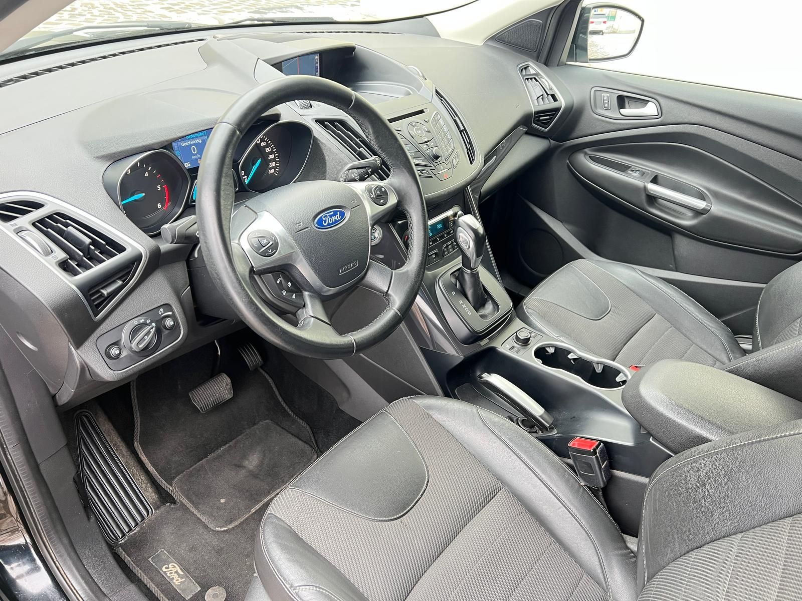 Fahrzeugabbildung Ford Kuga 2.0 TDCi Titanium *BT*PDC*SHZ*TEMPO*L*N*X*