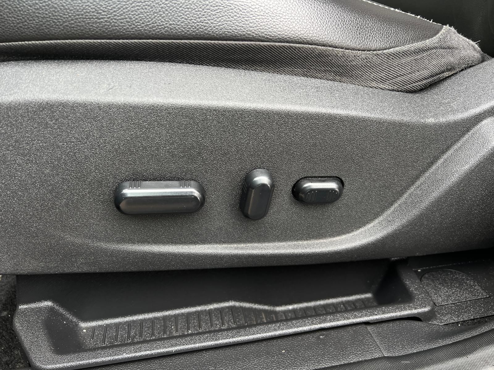 Fahrzeugabbildung Ford Kuga 2.0 TDCi Titanium *BT*PDC*SHZ*TEMPO*L*N*X*