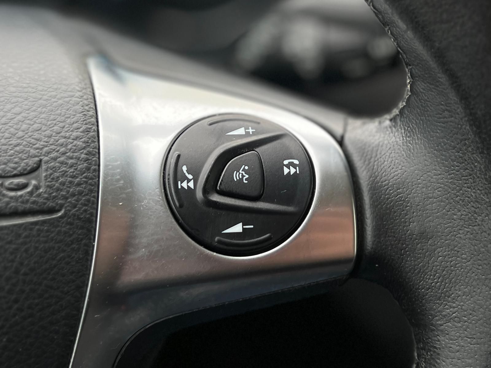 Fahrzeugabbildung Ford Kuga 2.0 TDCi Titanium *BT*PDC*SHZ*TEMPO*L*N*X*