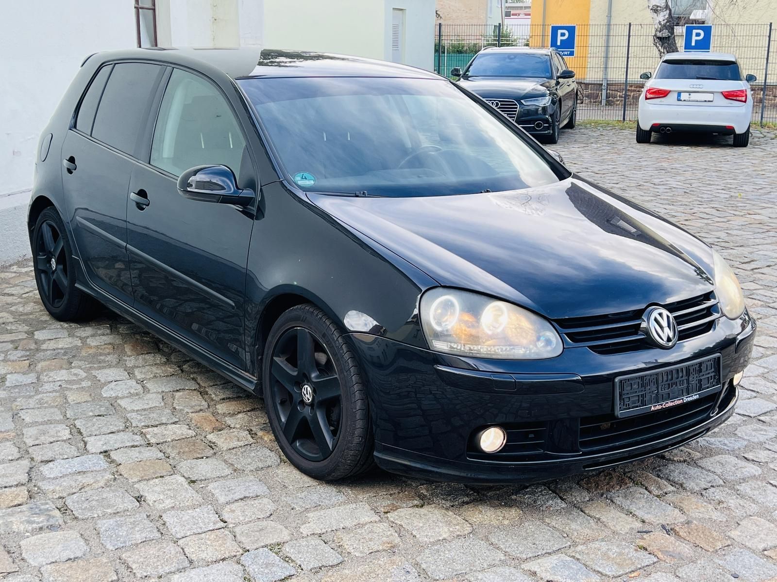 Fahrzeugabbildung Volkswagen Golf 2.0 FSI Sportline *KLIMAAUTOMATIK*SHZ*