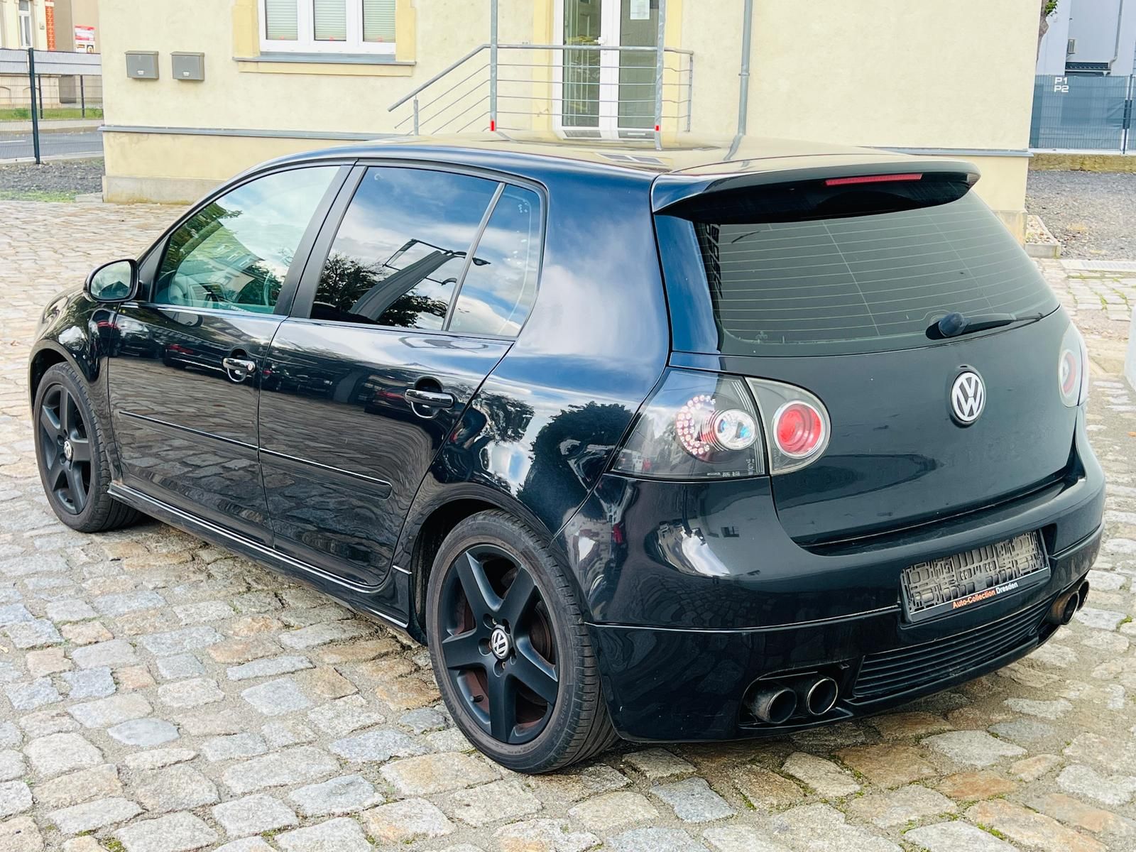 Fahrzeugabbildung Volkswagen Golf 2.0 FSI Sportline *KLIMAAUTOMATIK*SHZ*