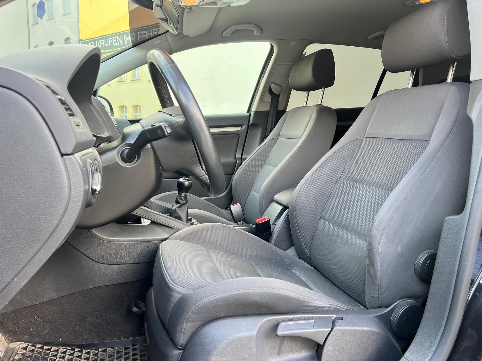 Fahrzeugabbildung Volkswagen Golf 2.0 FSI Sportline *KLIMAAUTOMATIK*SHZ*