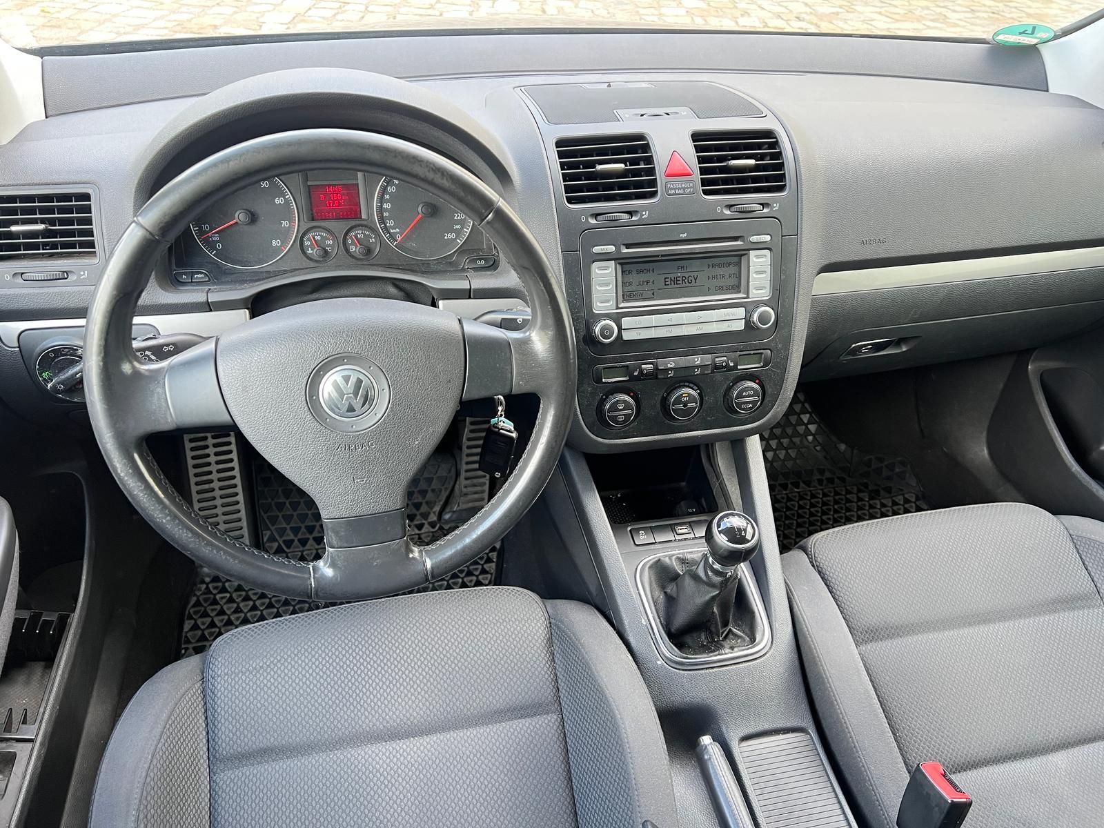 Fahrzeugabbildung Volkswagen Golf 2.0 FSI Sportline *KLIMAAUTOMATIK*SHZ*