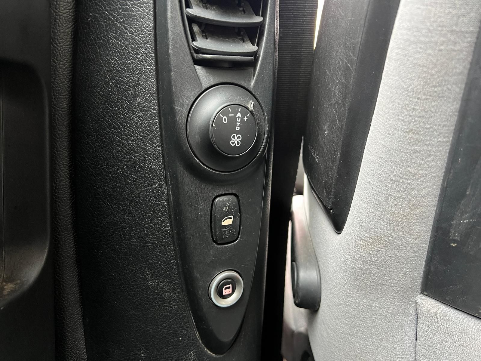 Fahrzeugabbildung Citroën C8 2.0 Tendance *7-SITZE*KLIMA*PDC*TEMPOMAT*