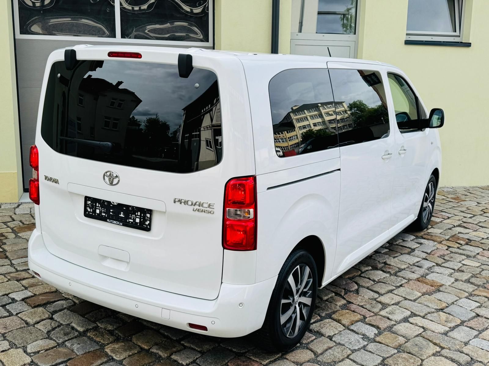 Fahrzeugabbildung Toyota Proace (Verso) 2.0 D-4D Team D |ACC|AHK|STHZG|