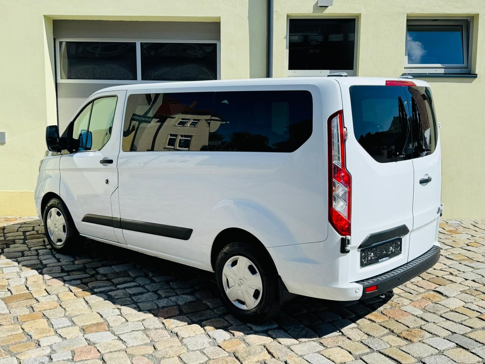 Fahrzeugabbildung Ford Tourneo Custom 2.0 TDCi L1 Trend | 2xPDC | KLIMA