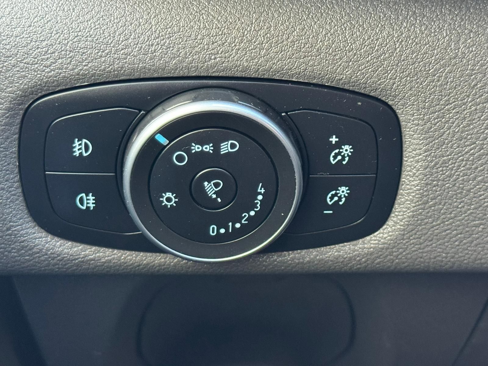 Fahrzeugabbildung Ford Tourneo Custom 2.0 TDCi L1 Trend | 2xPDC | KLIMA