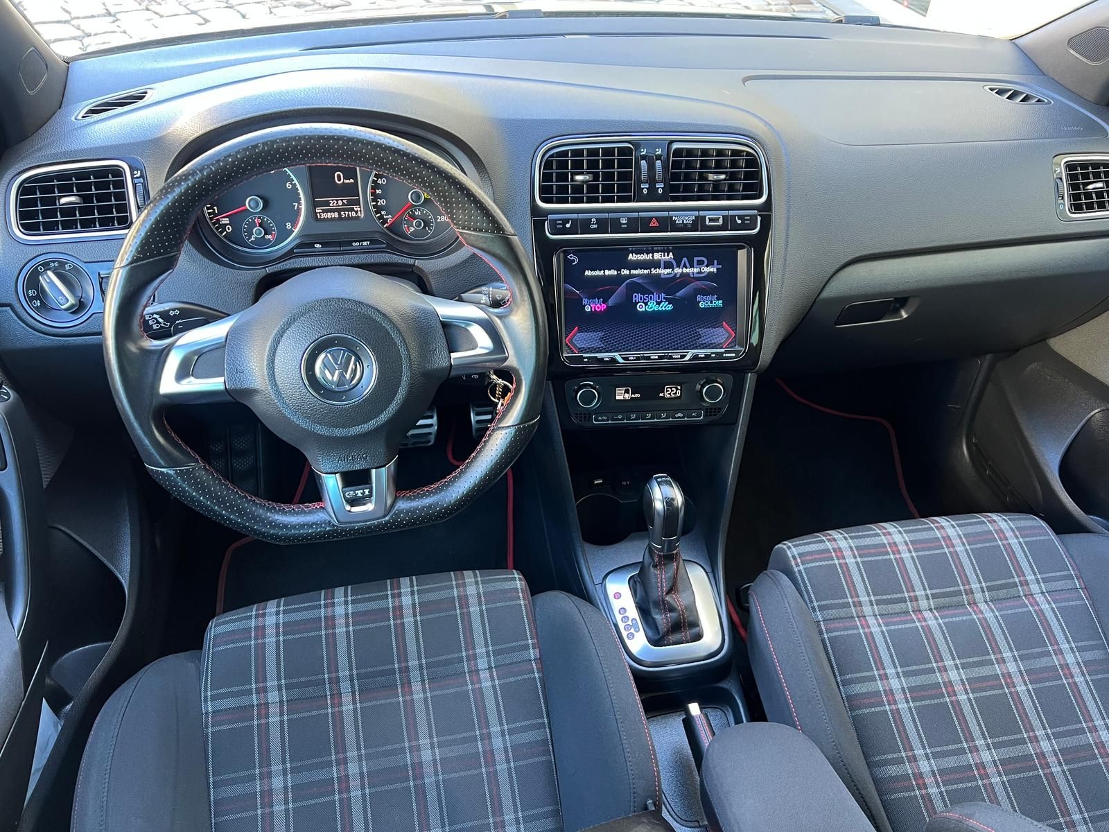 Fahrzeugabbildung Volkswagen Polo GTI | CARPLAY | DAB | PDC | SHZ |